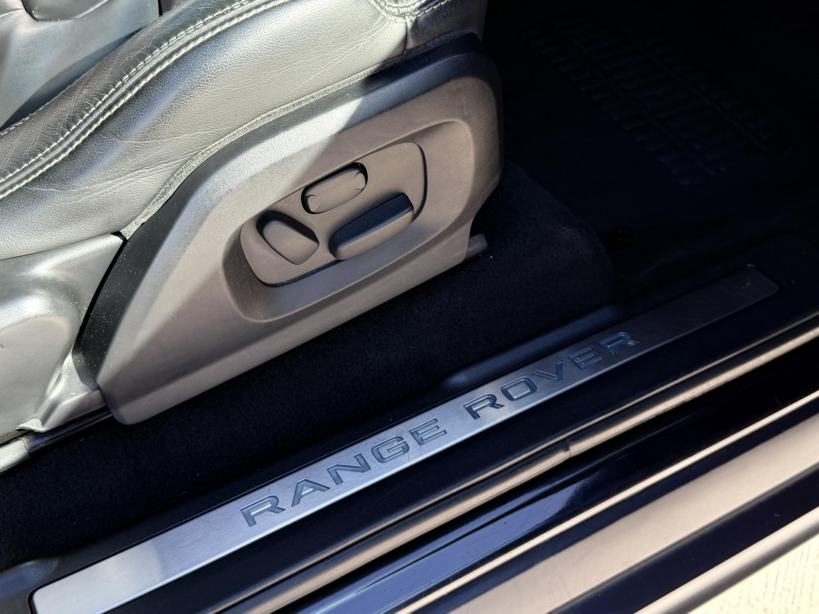 Land Rover Range Rover Evoque 2.2 SD4 Special Edition Coupe 3dr Diesel Auto 4WD Euro 5 (190 ps)