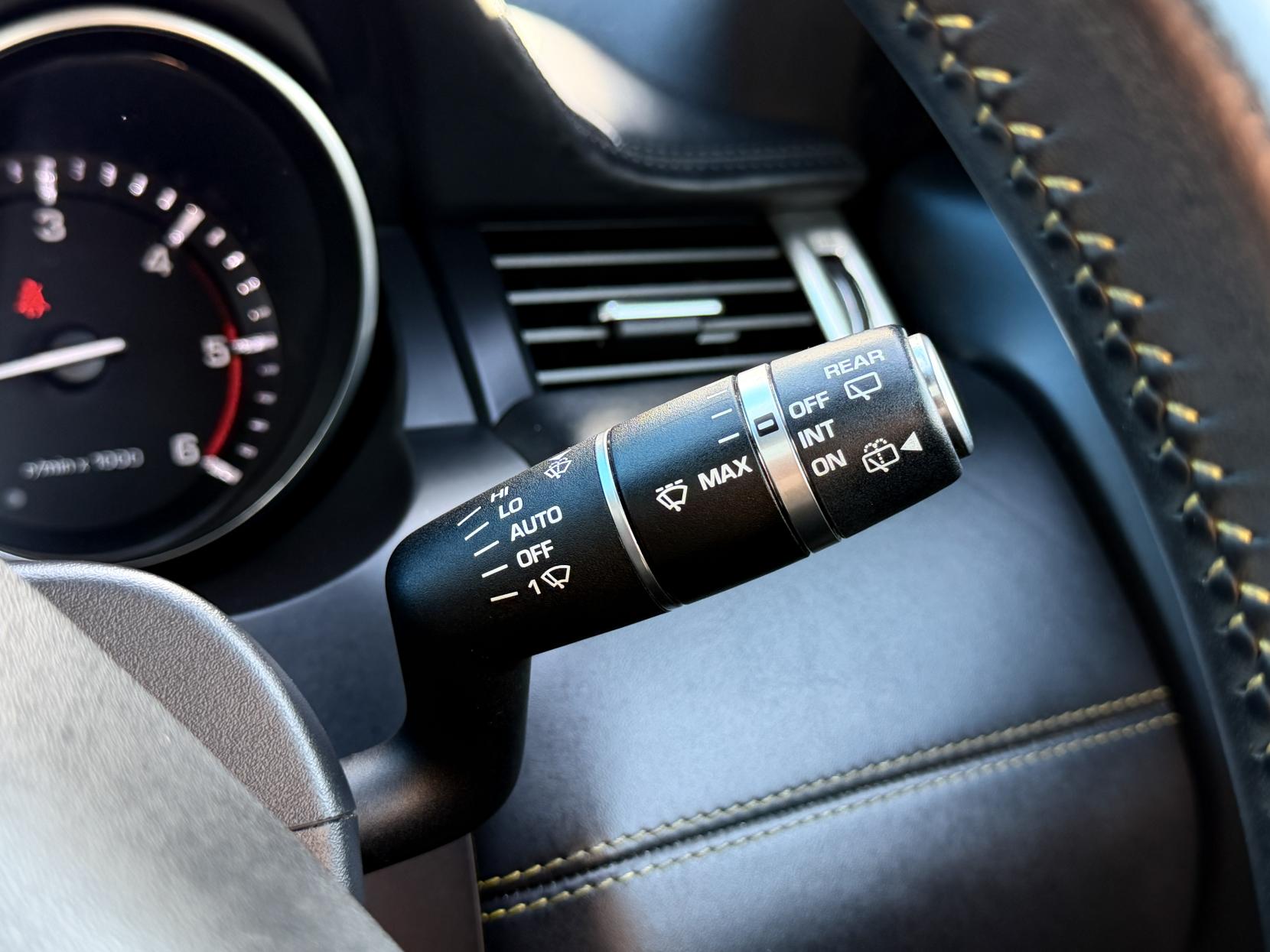 Land Rover Range Rover Evoque 2.2 SD4 Special Edition Coupe 3dr Diesel Auto 4WD Euro 5 (190 ps)