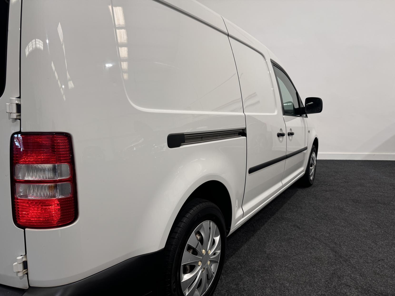 Volkswagen Caddy Maxi 1.6 TDi C20 Maxi Panel Van 5dr Diesel Manual FWD (155 g/km, 101 bhp)