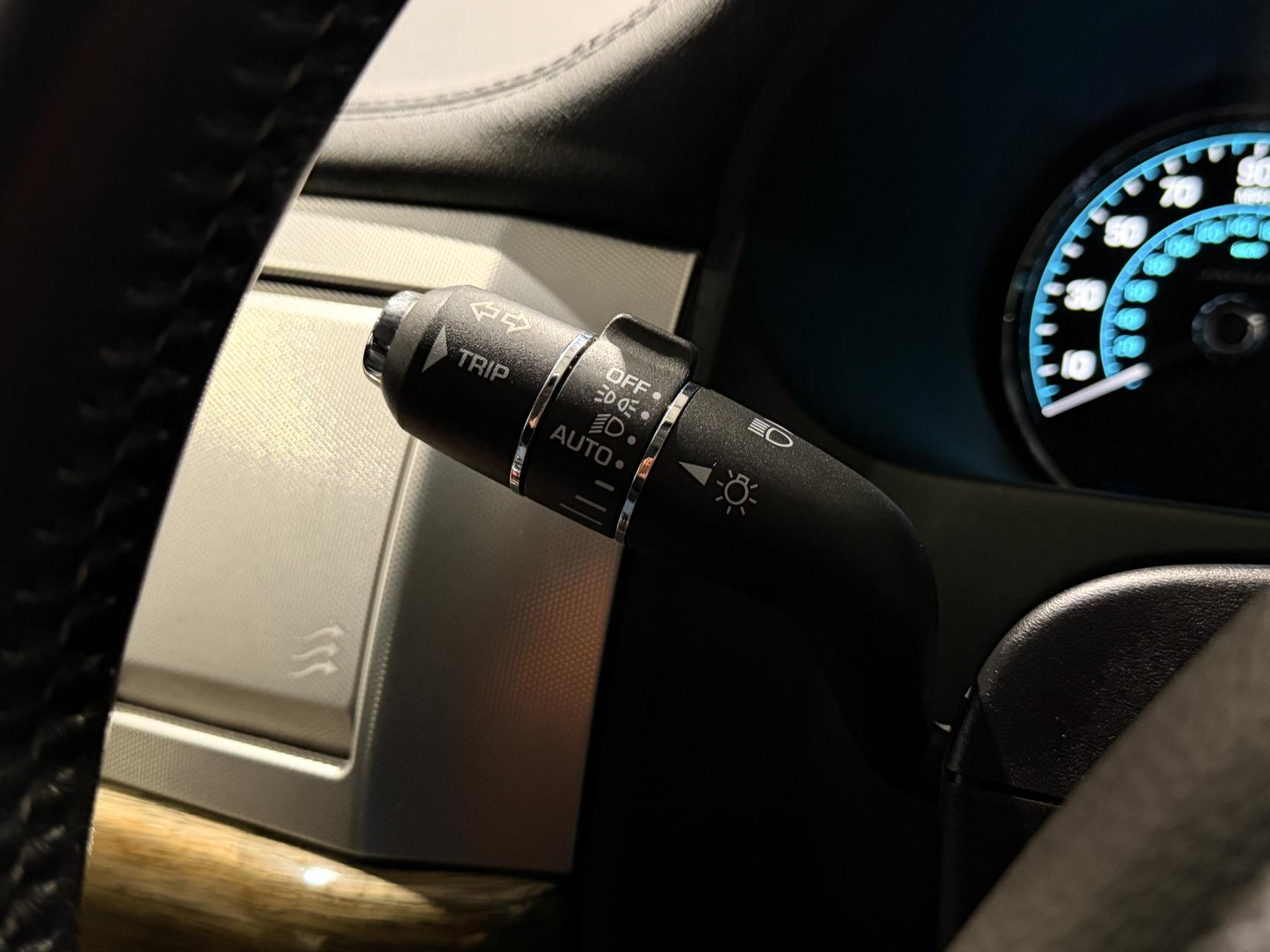 Jaguar XF 2.2d Premium Luxury Saloon 4dr Diesel Auto Euro 5 (s/s) (200 ps)