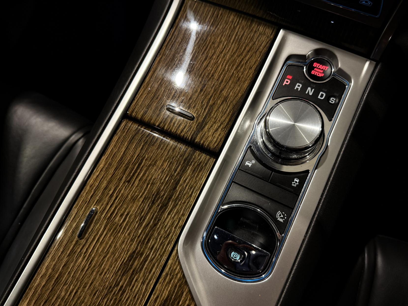 Jaguar XF 2.2d Premium Luxury Saloon 4dr Diesel Auto Euro 5 (s/s) (200 ps)