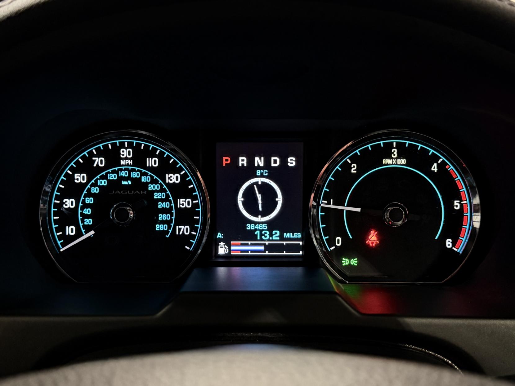 Jaguar XF 2.2d Premium Luxury Saloon 4dr Diesel Auto Euro 5 (s/s) (200 ps)