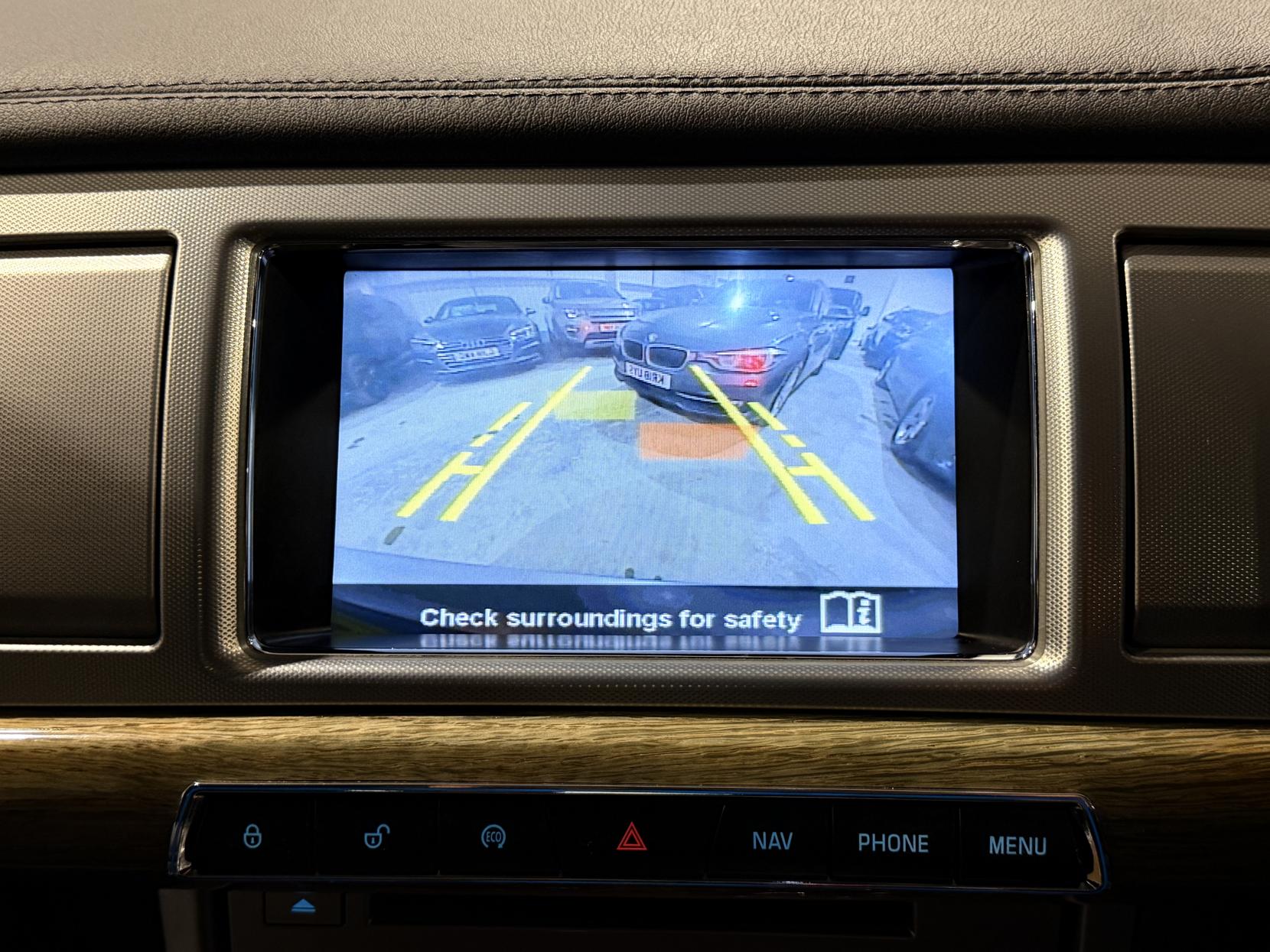 Jaguar XF 2.2d Premium Luxury Saloon 4dr Diesel Auto Euro 5 (s/s) (200 ps)