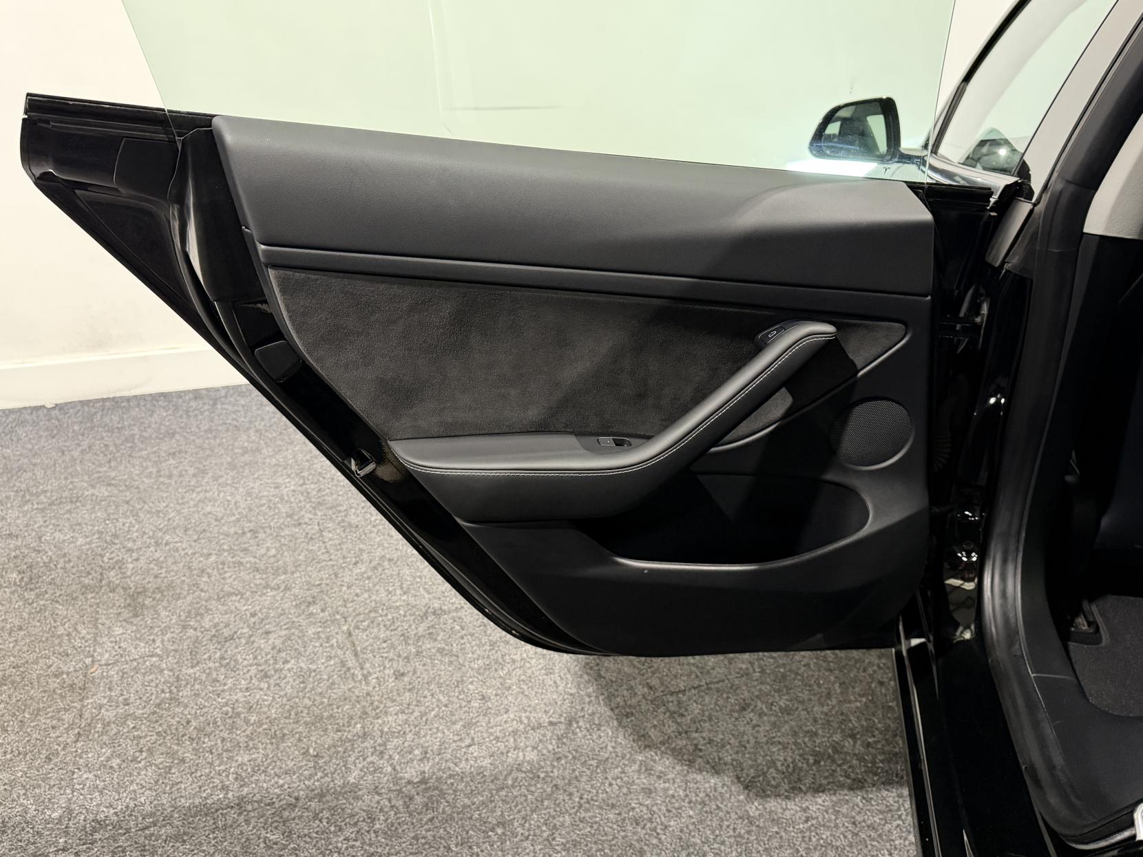 Tesla Model 3 (Dual Motor) Long Range Saloon 4dr Electric Auto 4WDE (346 ps)