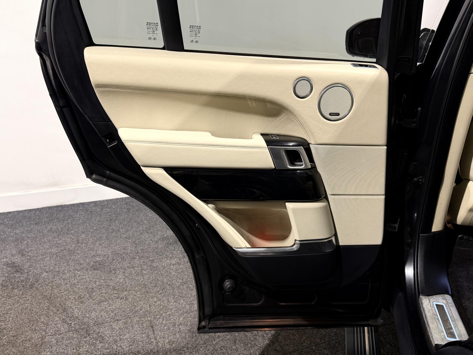 Land Rover Range Rover 3.0 TD V6 Autobiography SUV 5dr Diesel Auto 4WD Euro 5 (s/s) (258 ps)