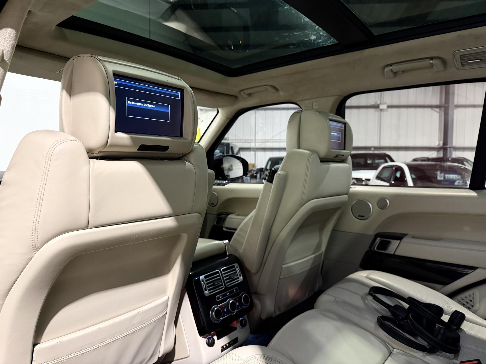 Land Rover Range Rover 3.0 TD V6 Autobiography SUV 5dr Diesel Auto 4WD Euro 5 (s/s) (258 ps)