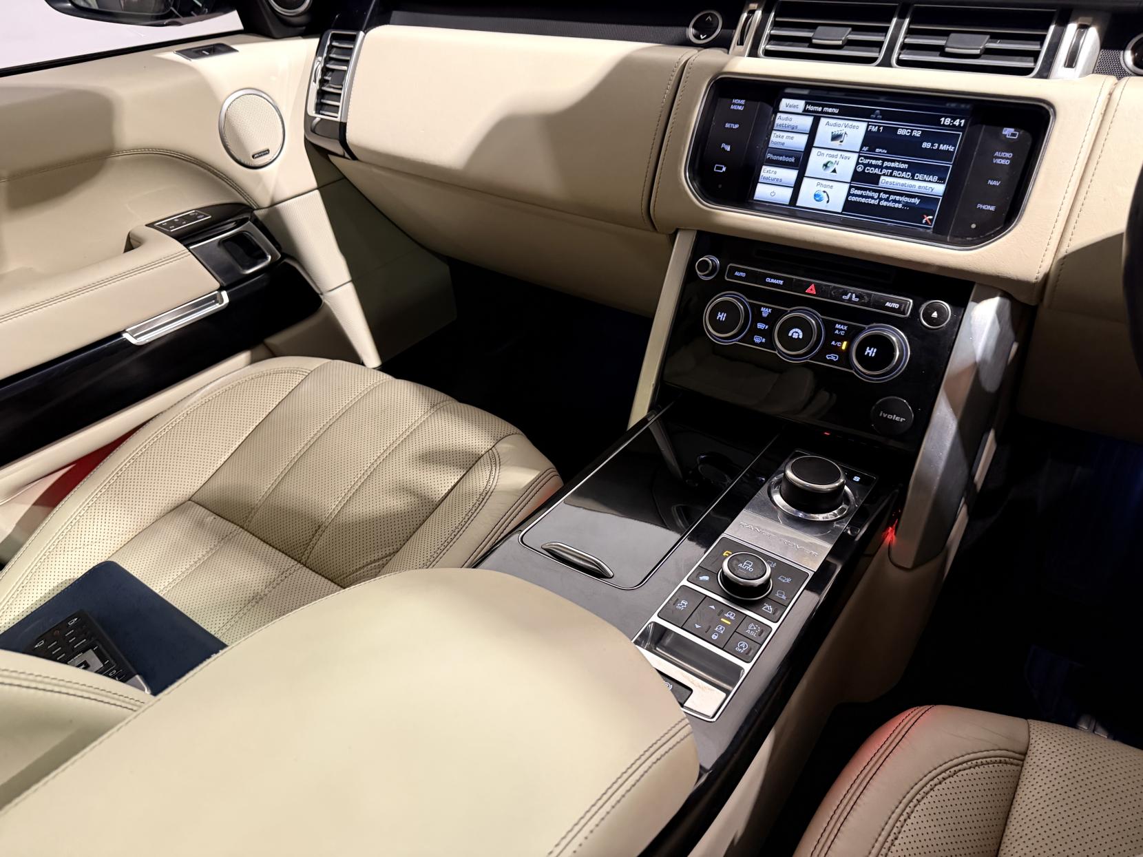 Land Rover Range Rover 3.0 TD V6 Autobiography SUV 5dr Diesel Auto 4WD Euro 5 (s/s) (258 ps)