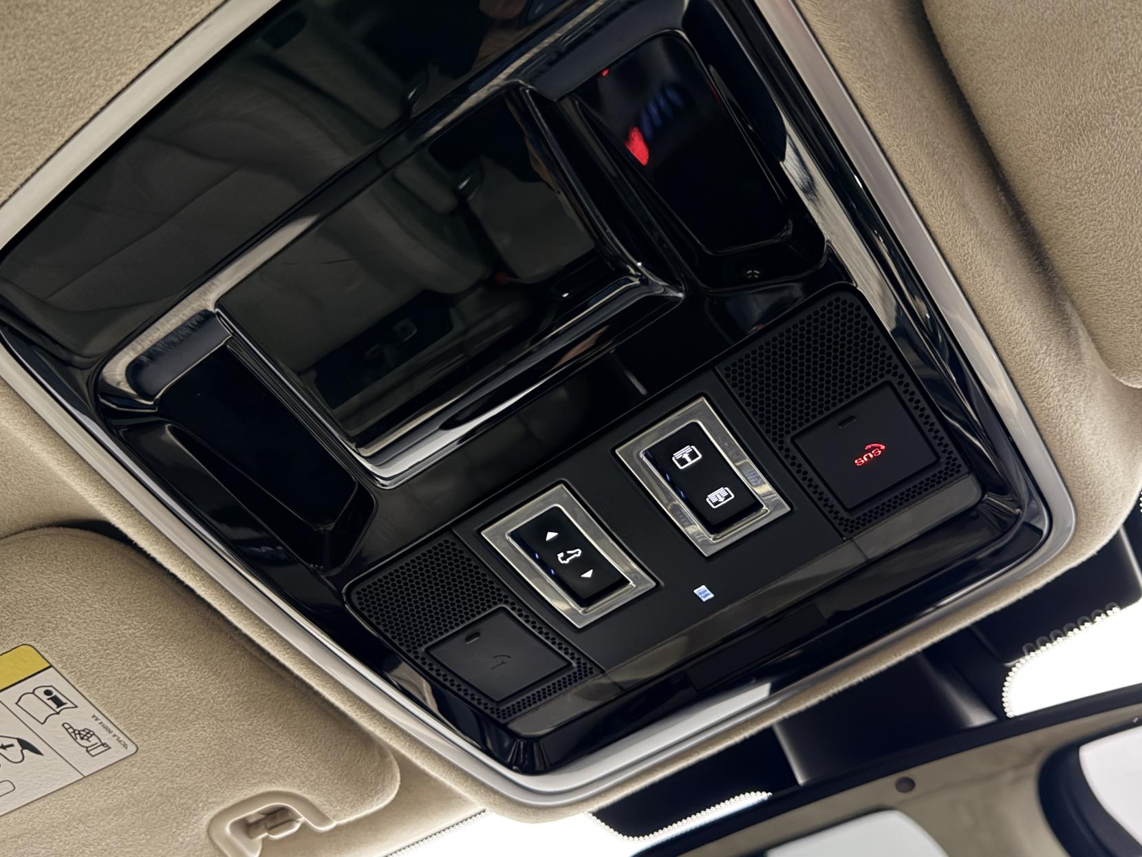 Land Rover Range Rover 3.0 TD V6 Autobiography SUV 5dr Diesel Auto 4WD Euro 5 (s/s) (258 ps)