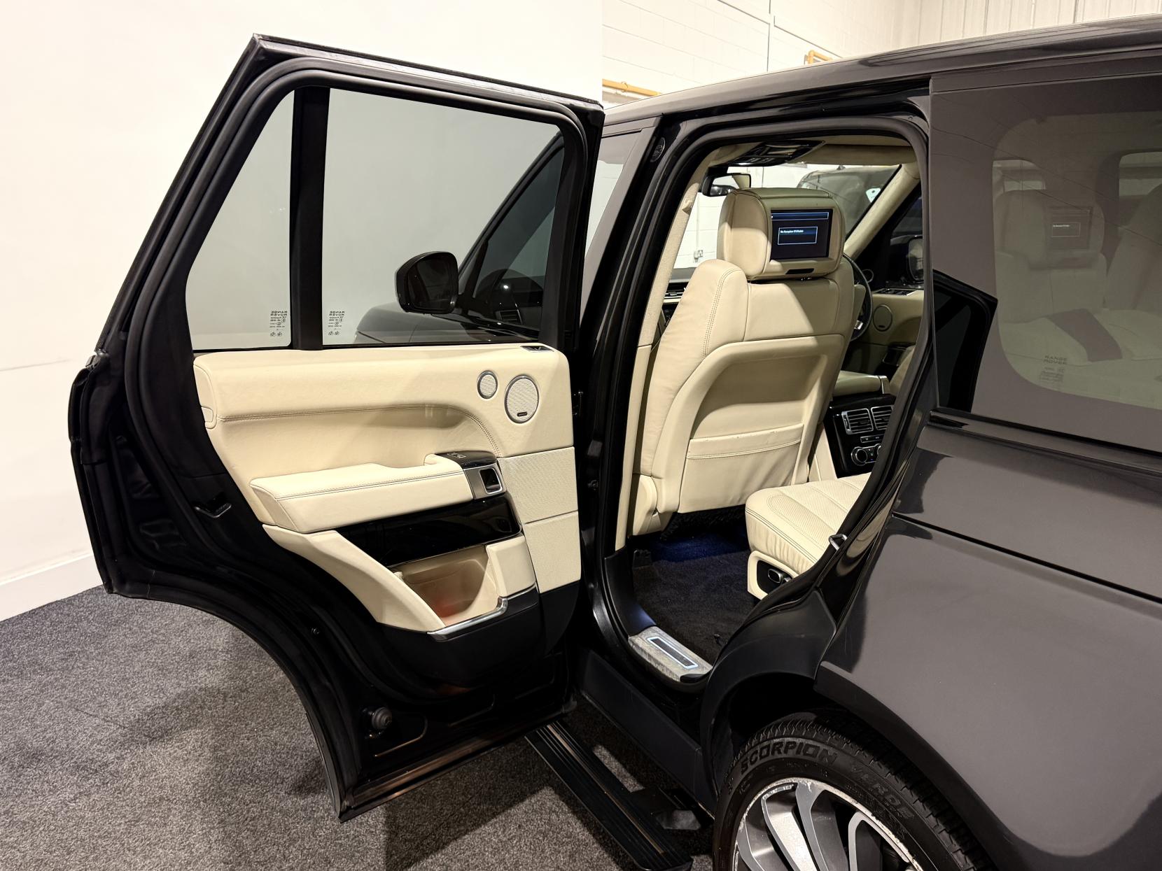 Land Rover Range Rover 3.0 TD V6 Autobiography SUV 5dr Diesel Auto 4WD Euro 5 (s/s) (258 ps)