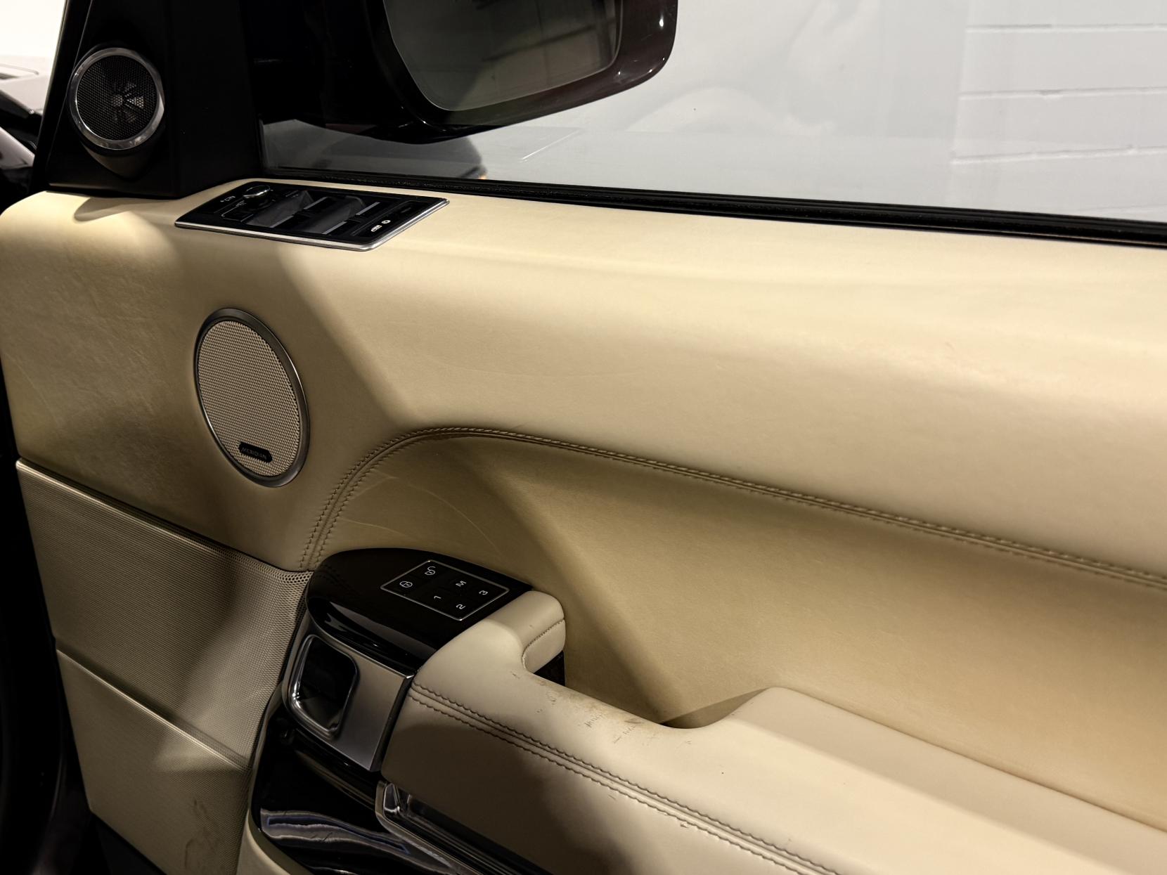 Land Rover Range Rover 3.0 TD V6 Autobiography SUV 5dr Diesel Auto 4WD Euro 5 (s/s) (258 ps)