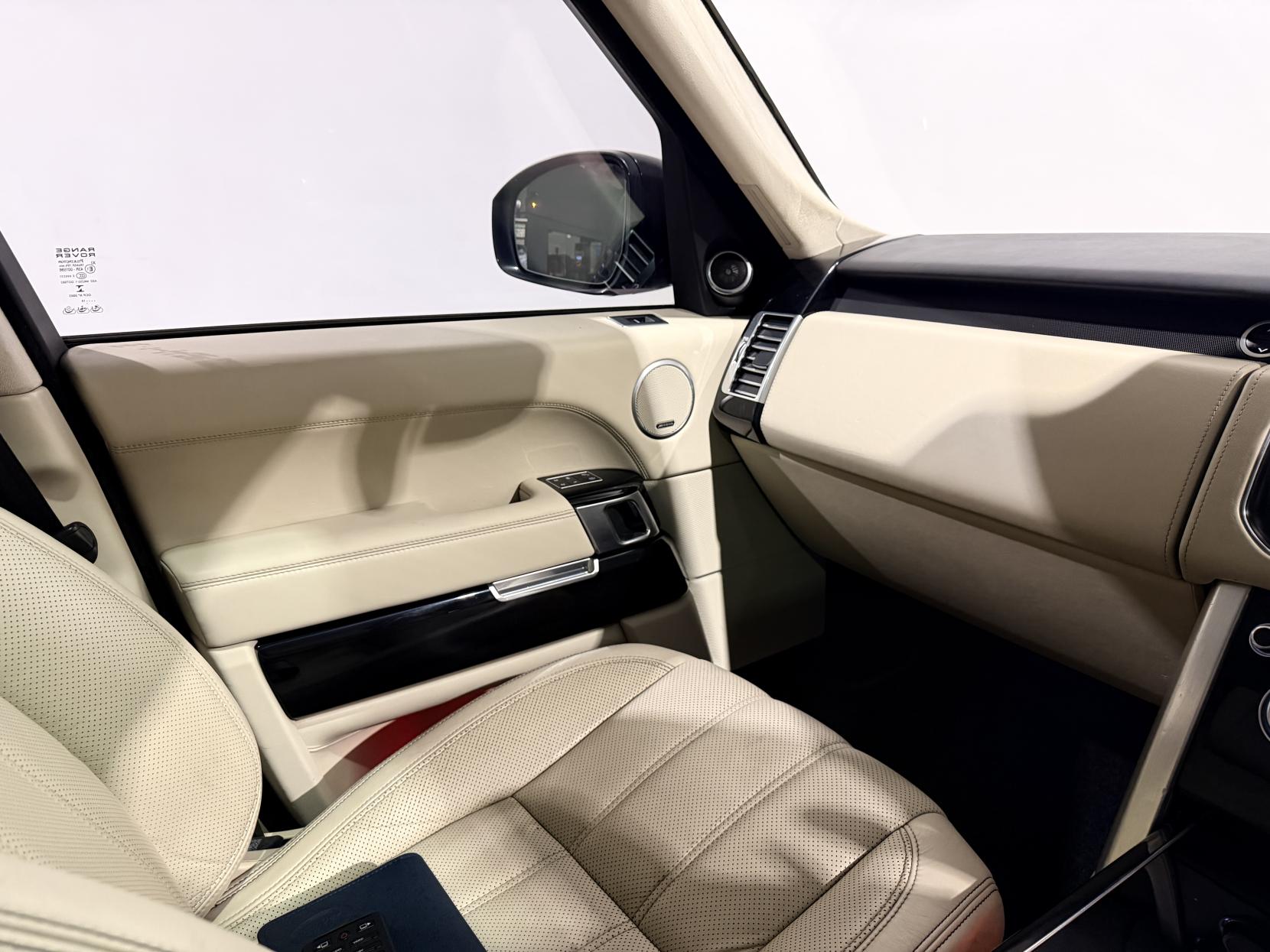 Land Rover Range Rover 3.0 TD V6 Autobiography SUV 5dr Diesel Auto 4WD Euro 5 (s/s) (258 ps)