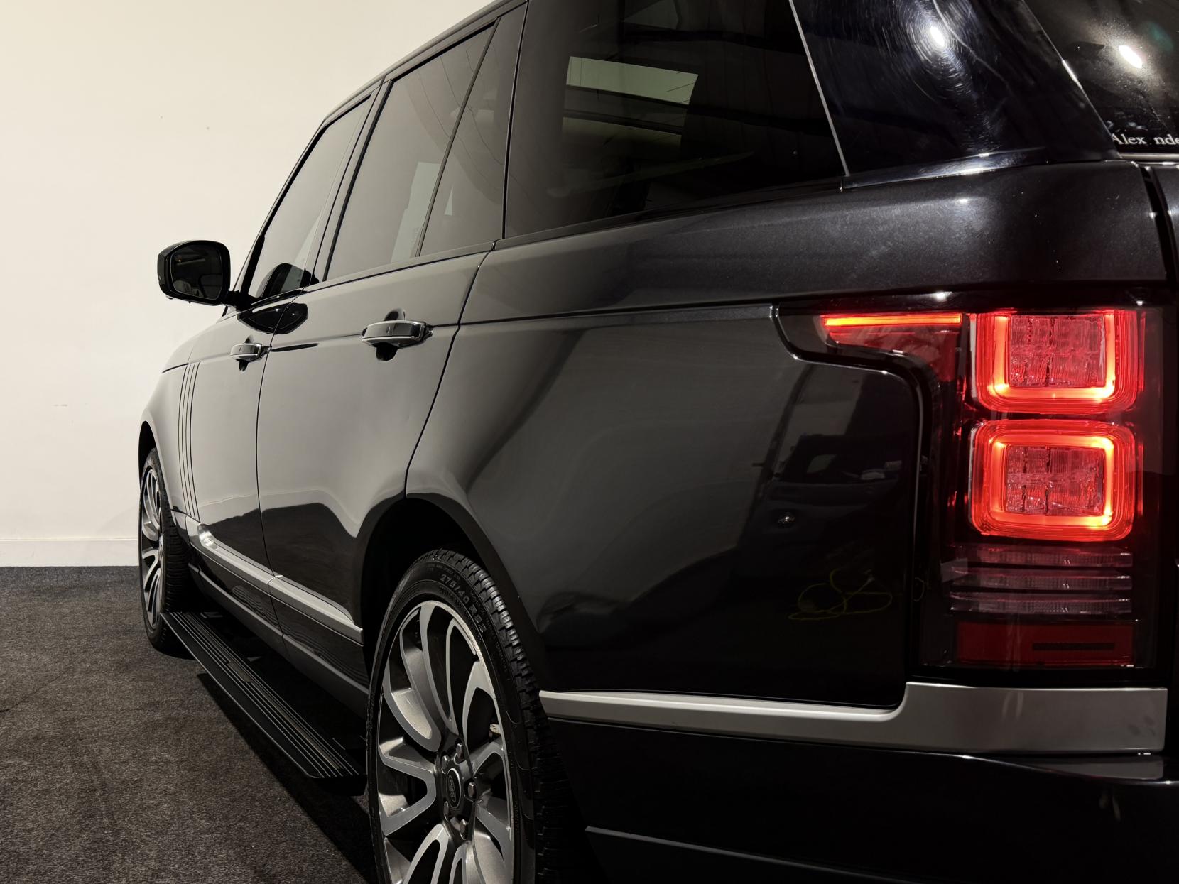 Land Rover Range Rover 3.0 TD V6 Autobiography SUV 5dr Diesel Auto 4WD Euro 5 (s/s) (258 ps)