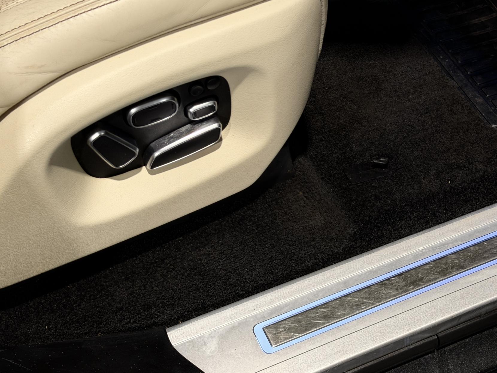 Land Rover Range Rover 3.0 TD V6 Autobiography SUV 5dr Diesel Auto 4WD Euro 5 (s/s) (258 ps)