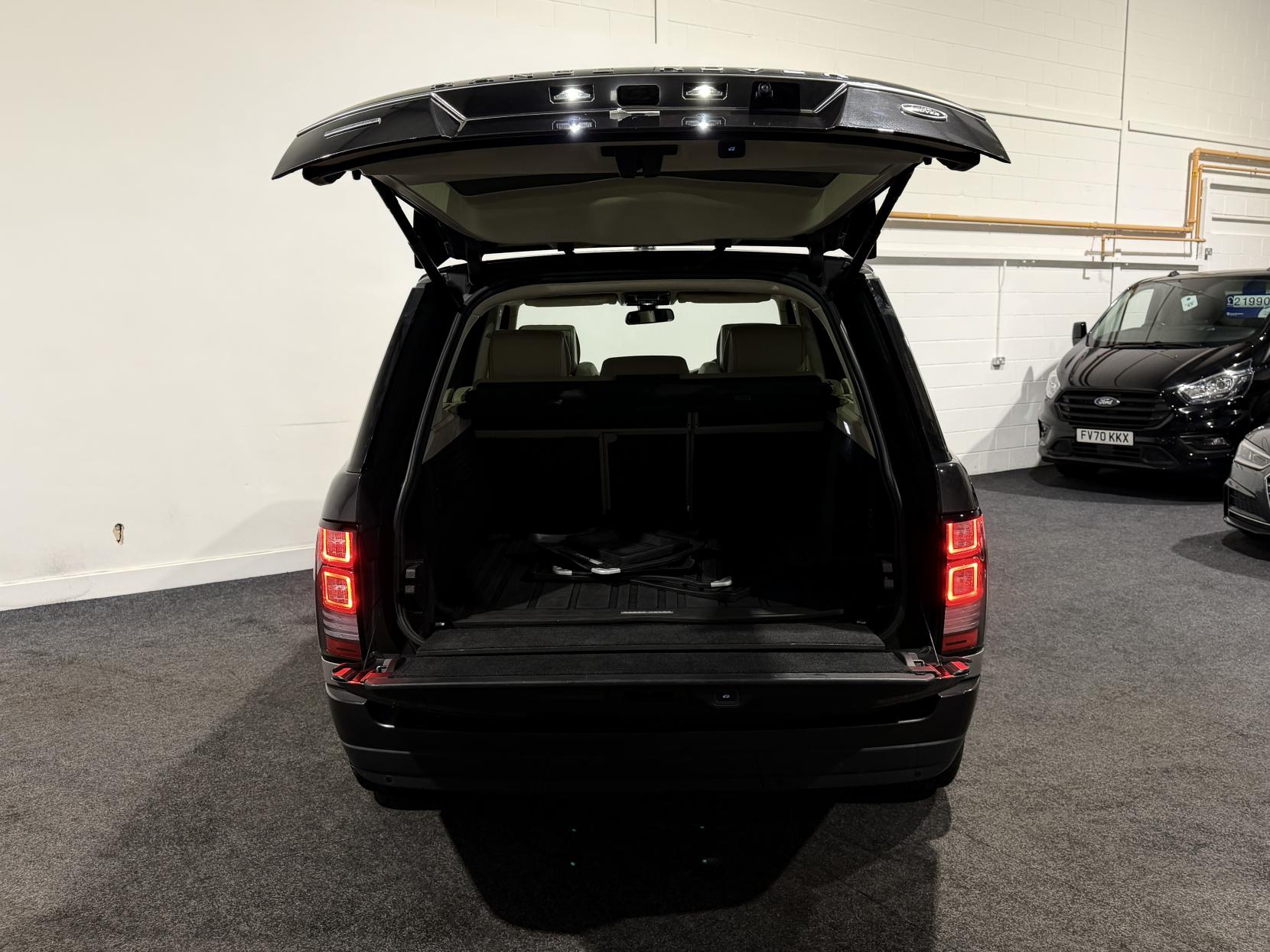 Land Rover Range Rover 3.0 TD V6 Autobiography SUV 5dr Diesel Auto 4WD Euro 5 (s/s) (258 ps)