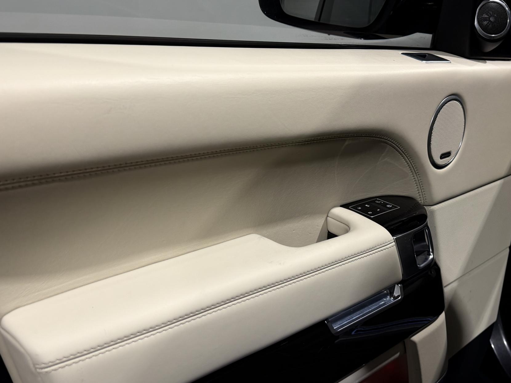 Land Rover Range Rover 3.0 TD V6 Autobiography SUV 5dr Diesel Auto 4WD Euro 5 (s/s) (258 ps)