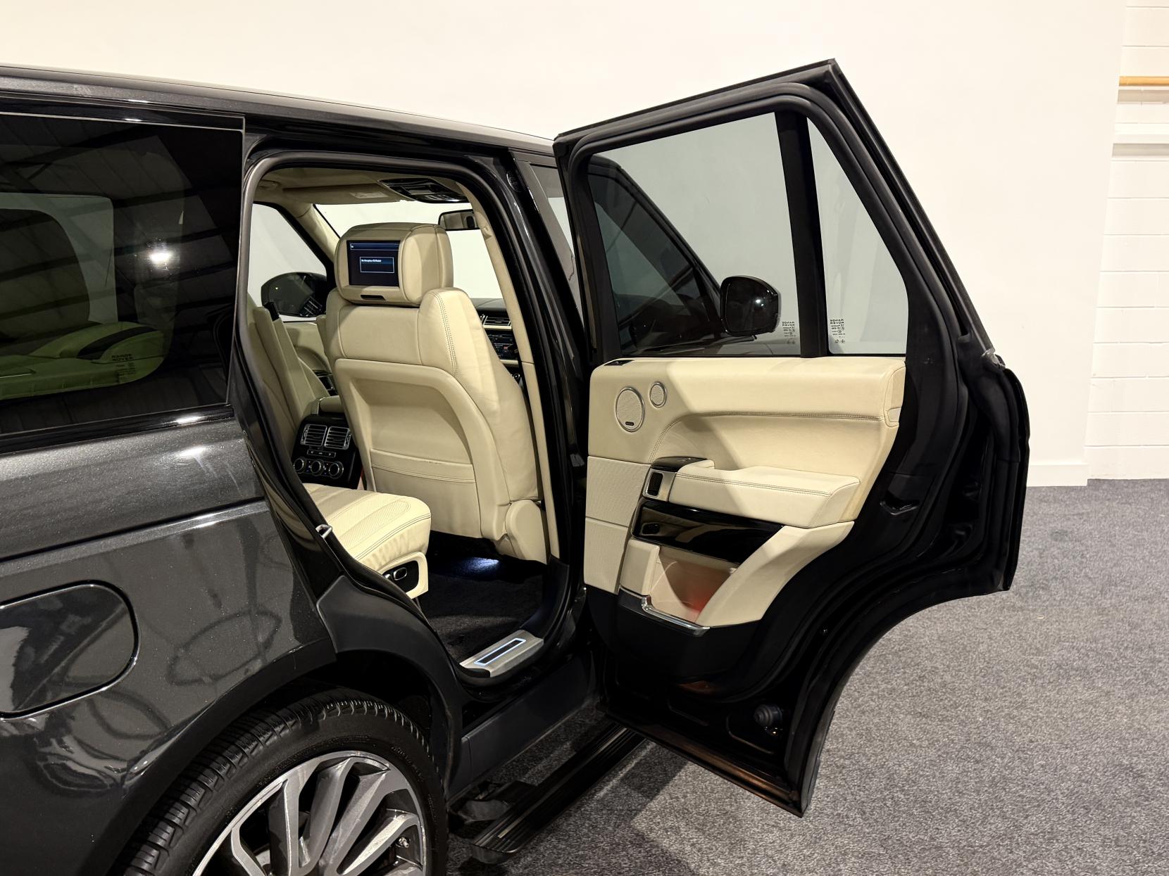 Land Rover Range Rover 3.0 TD V6 Autobiography SUV 5dr Diesel Auto 4WD Euro 5 (s/s) (258 ps)