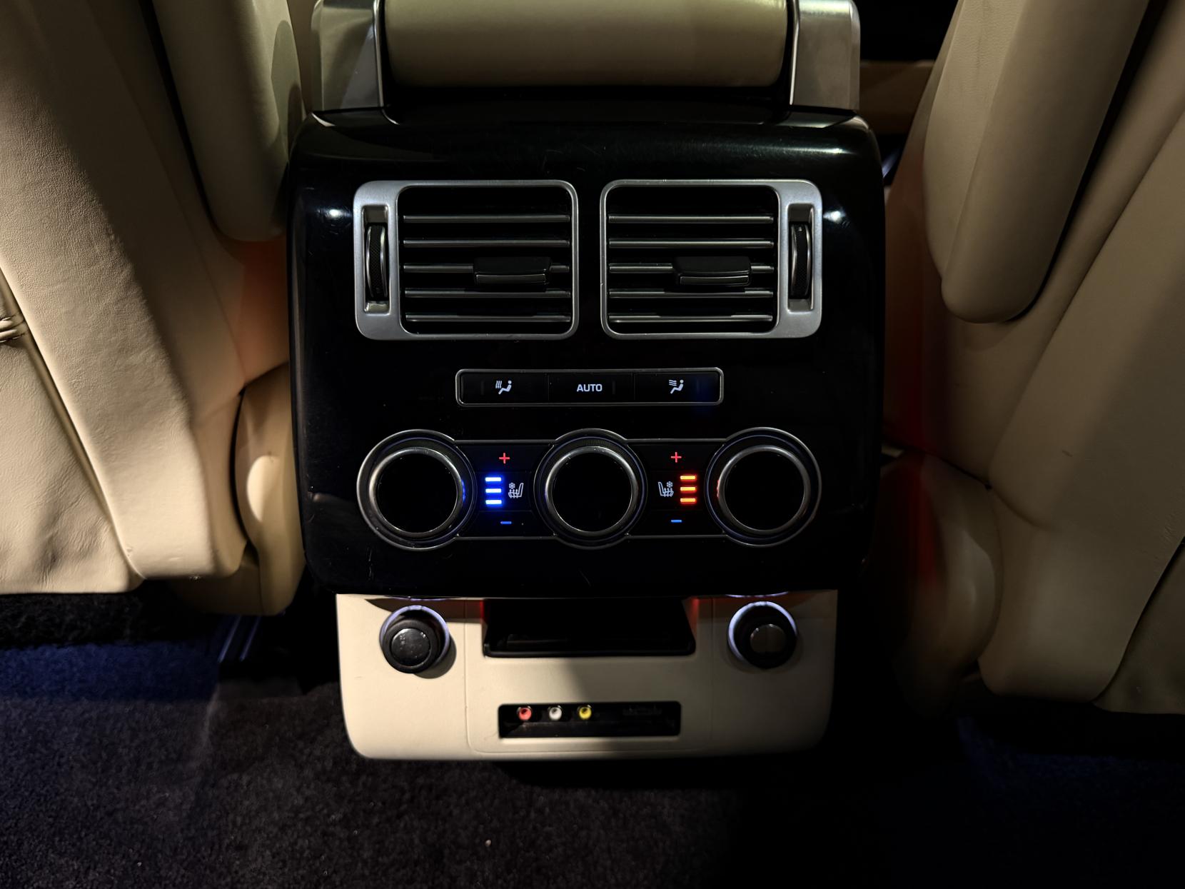 Land Rover Range Rover 3.0 TD V6 Autobiography SUV 5dr Diesel Auto 4WD Euro 5 (s/s) (258 ps)