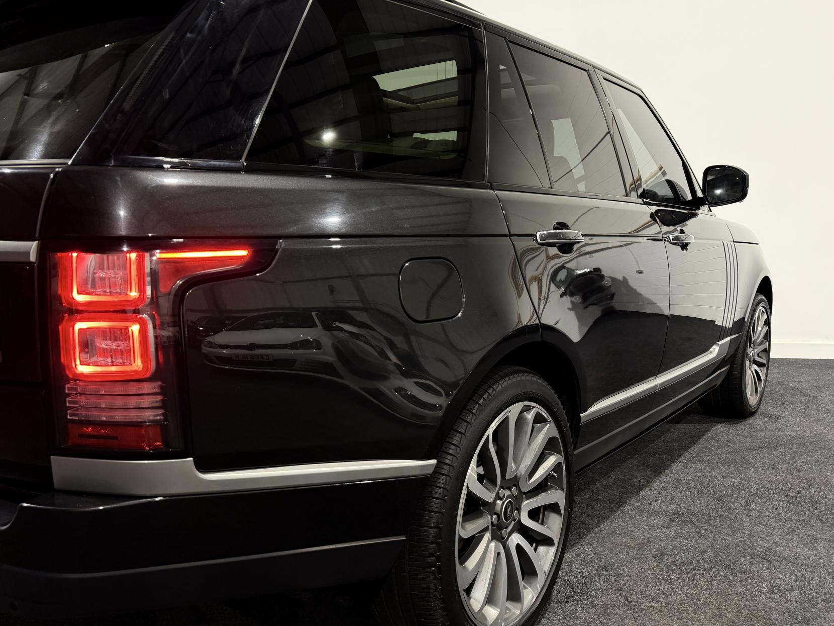 Land Rover Range Rover 3.0 TD V6 Autobiography SUV 5dr Diesel Auto 4WD Euro 5 (s/s) (258 ps)