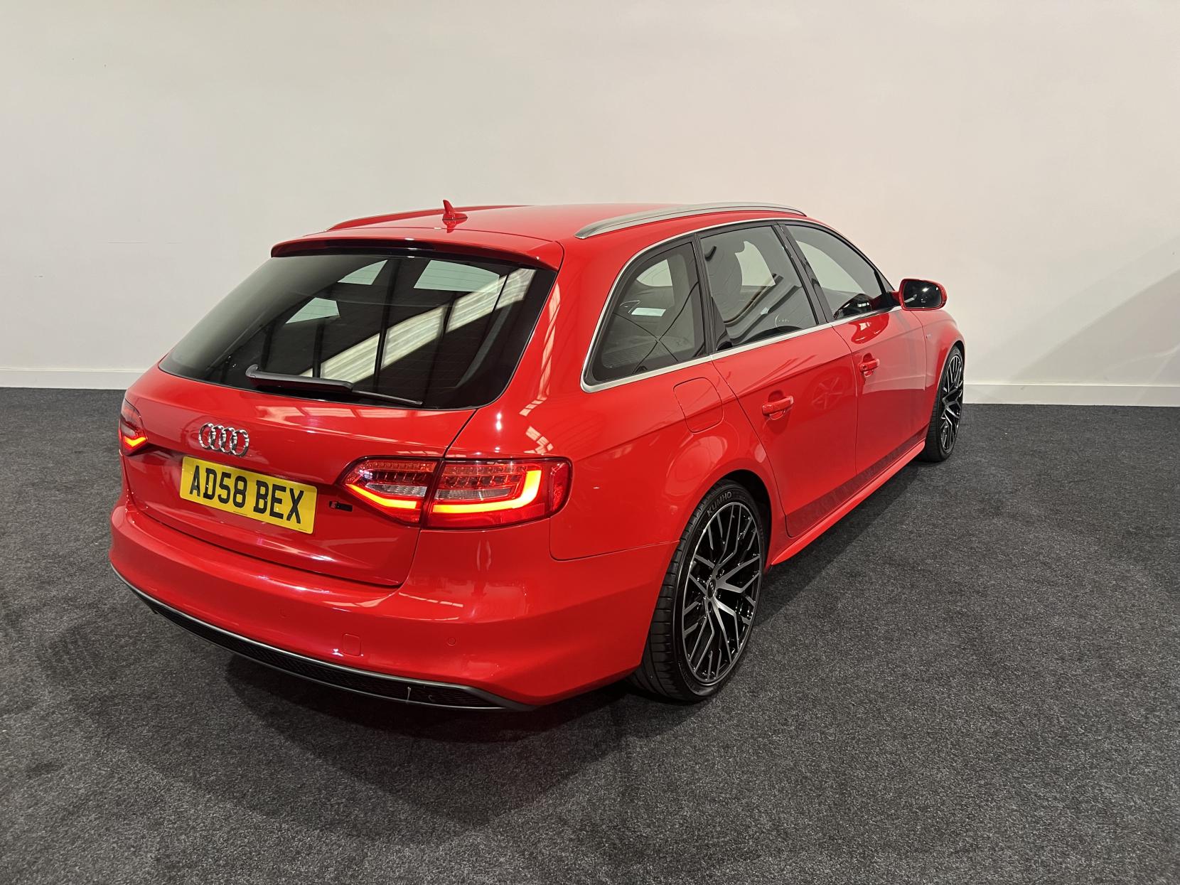 Audi A4 Avant 2.0 TDI S line Estate 5dr Diesel Multitronic Euro 6 (s/s) (Nav) (150 ps)