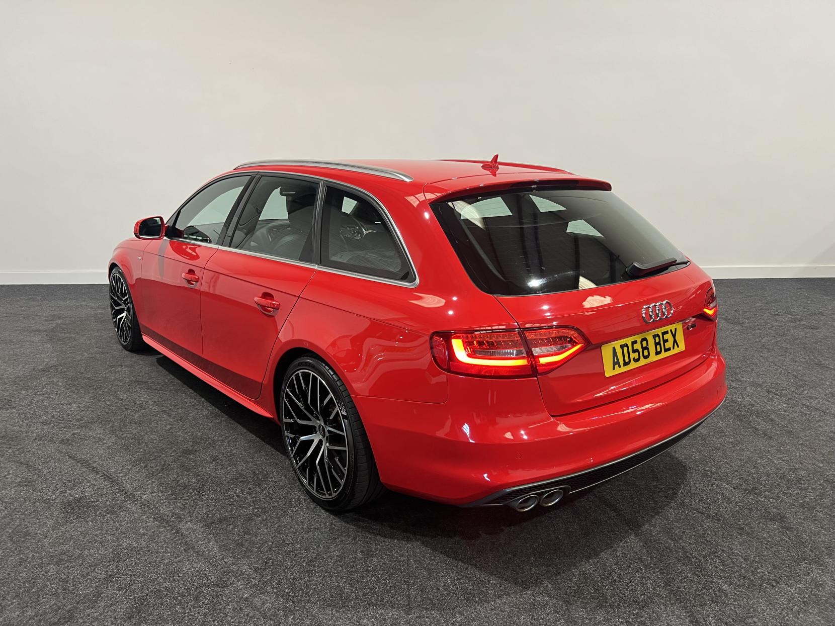 Audi A4 Avant 2.0 TDI S line Estate 5dr Diesel Multitronic Euro 6 (s/s) (Nav) (150 ps)