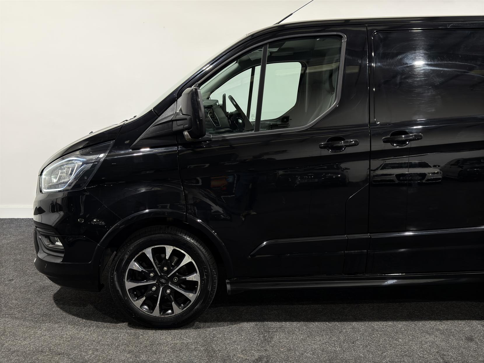 Ford Transit Custom 2.0 320 EcoBlue Sport Panel Van 5dr Diesel Auto L2 H1 Euro 6 (s/s) (185 ps)