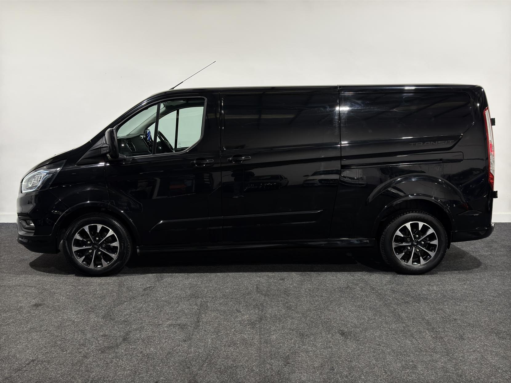 Ford Transit Custom 2.0 320 EcoBlue Sport Panel Van 5dr Diesel Auto L2 H1 Euro 6 (s/s) (185 ps)