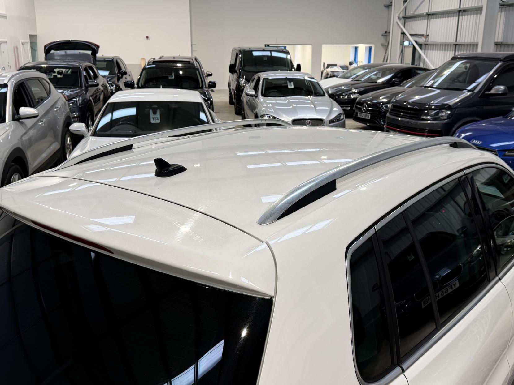 Volkswagen Tiguan 2.0 TDI BlueMotion Tech SE SUV 5dr Diesel Manual 2WD Euro 5 (s/s) (140 ps)