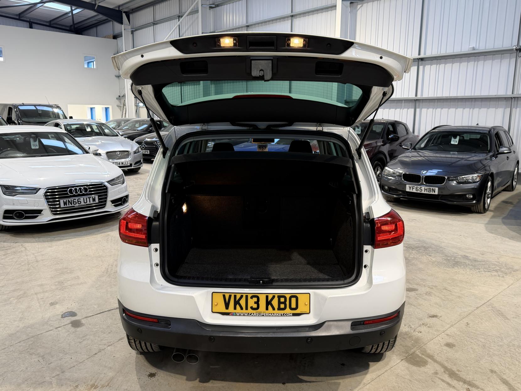 Volkswagen Tiguan 2.0 TDI BlueMotion Tech SE SUV 5dr Diesel Manual 2WD Euro 5 (s/s) (140 ps)