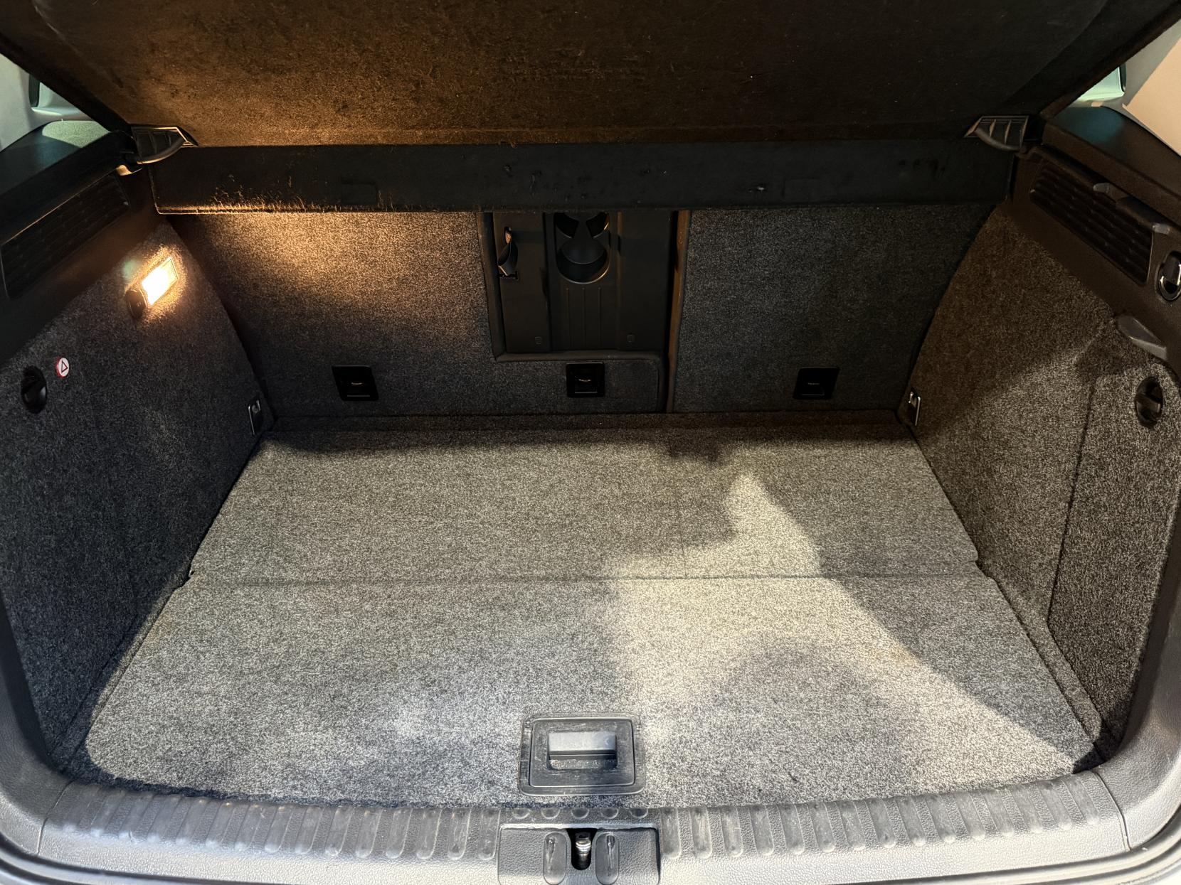 Volkswagen Tiguan 2.0 TDI BlueMotion Tech SE SUV 5dr Diesel Manual 2WD Euro 5 (s/s) (140 ps)