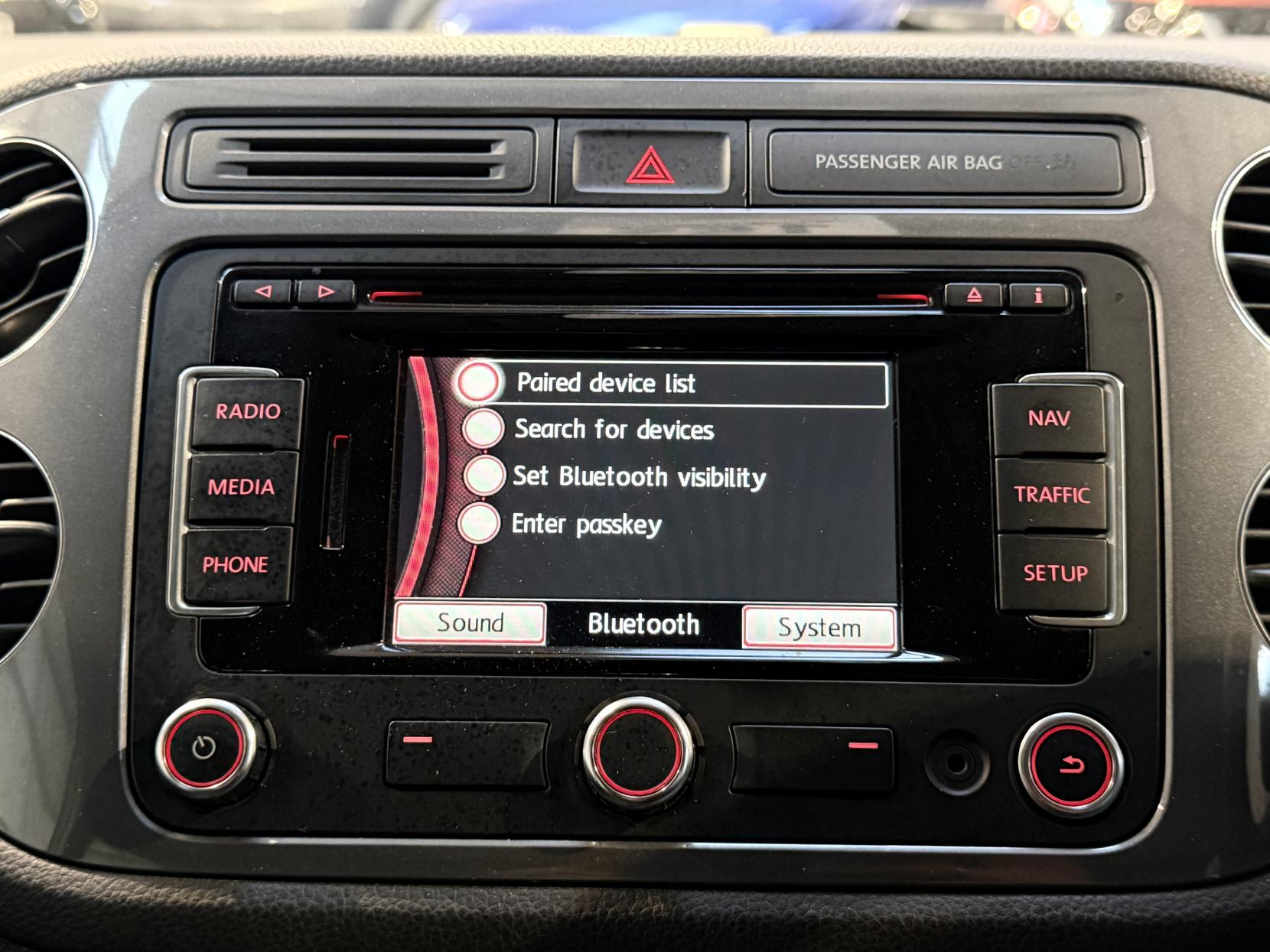 Volkswagen Tiguan 2.0 TDI BlueMotion Tech SE SUV 5dr Diesel Manual 2WD Euro 5 (s/s) (140 ps)