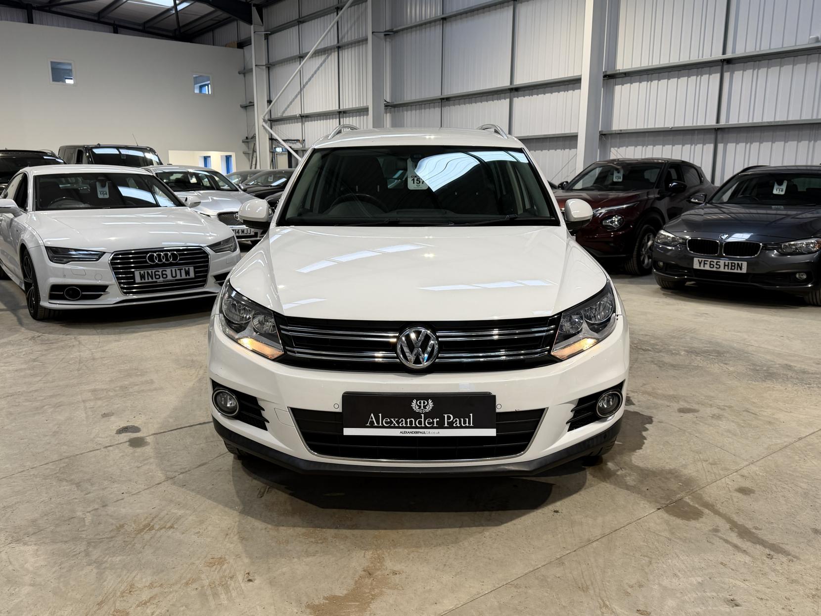 Volkswagen Tiguan 2.0 TDI BlueMotion Tech SE SUV 5dr Diesel Manual 2WD Euro 5 (s/s) (140 ps)