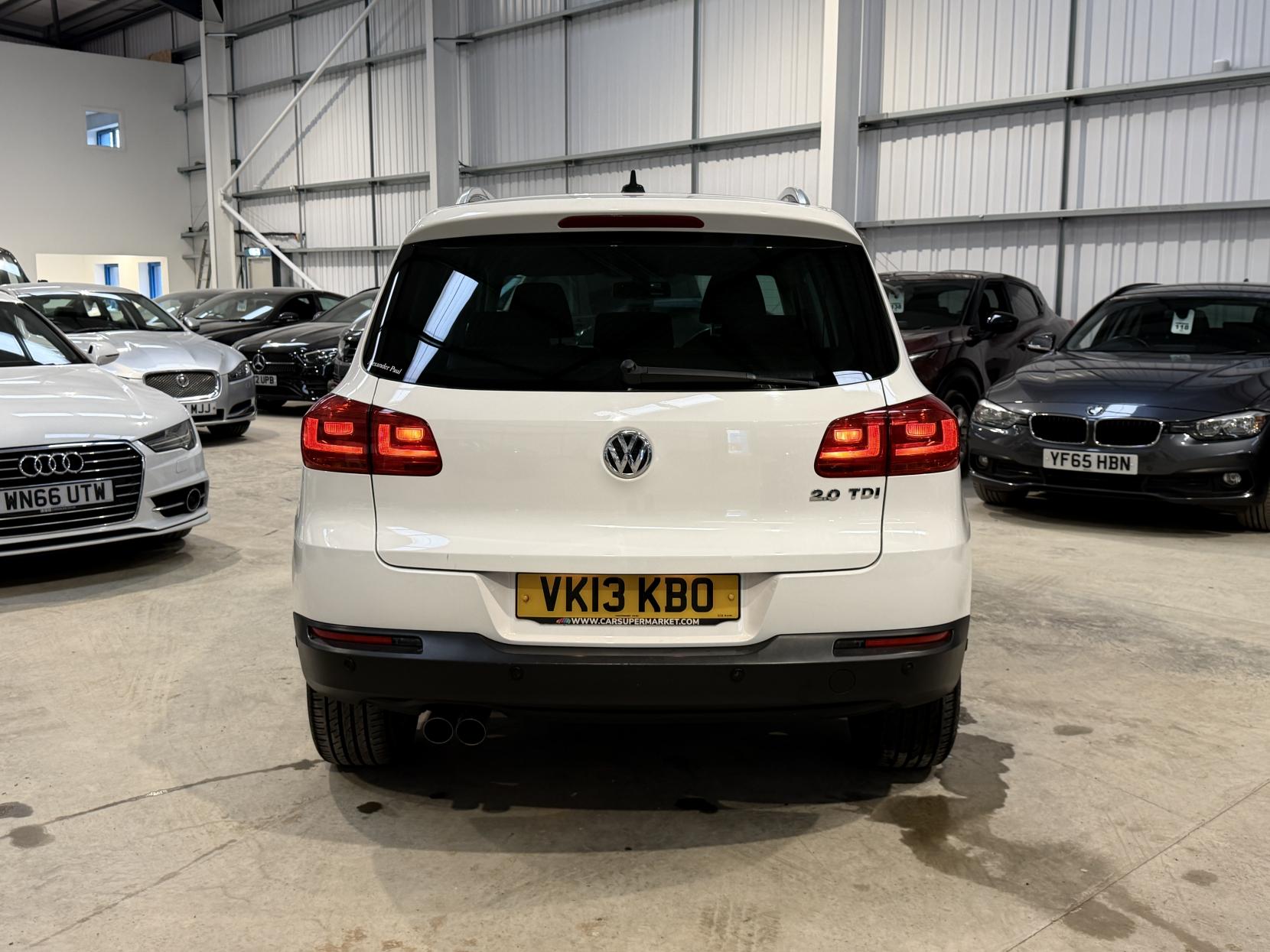 Volkswagen Tiguan 2.0 TDI BlueMotion Tech SE SUV 5dr Diesel Manual 2WD Euro 5 (s/s) (140 ps)