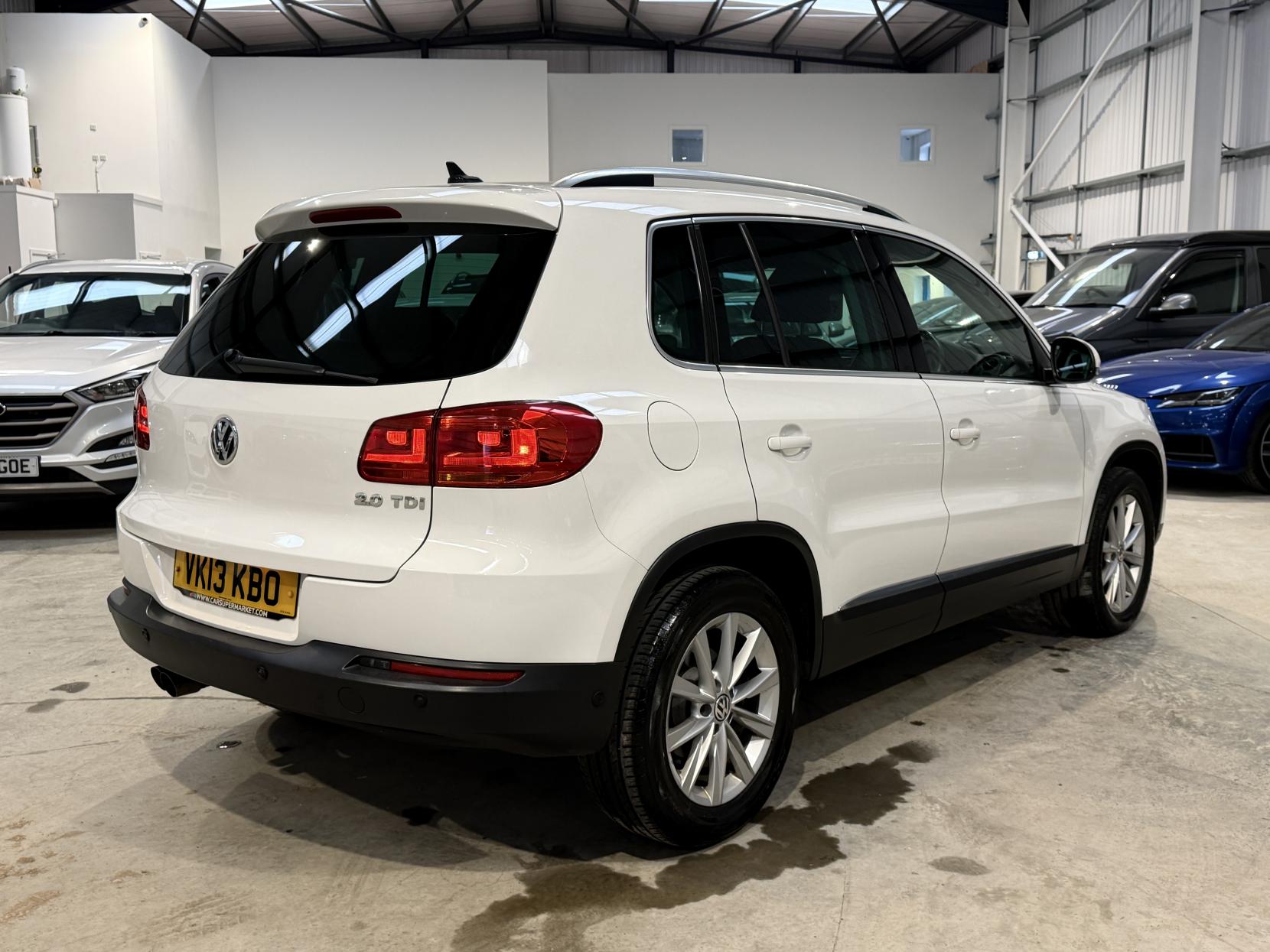 Volkswagen Tiguan 2.0 TDI BlueMotion Tech SE SUV 5dr Diesel Manual 2WD Euro 5 (s/s) (140 ps)