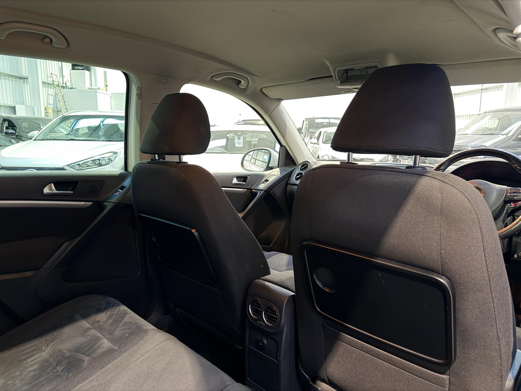 Volkswagen Tiguan 2.0 TDI BlueMotion Tech SE SUV 5dr Diesel Manual 2WD Euro 5 (s/s) (140 ps)