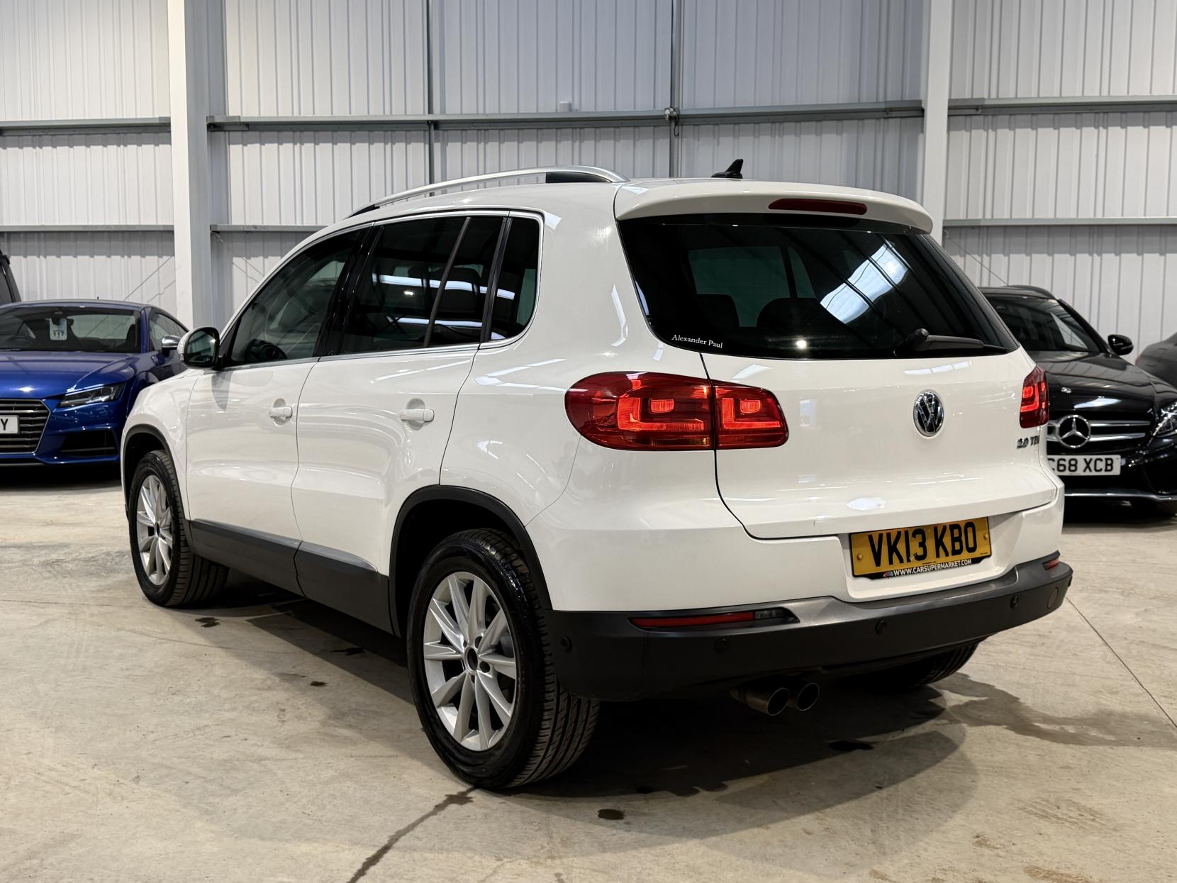 Volkswagen Tiguan 2.0 TDI BlueMotion Tech SE SUV 5dr Diesel Manual 2WD Euro 5 (s/s) (140 ps)