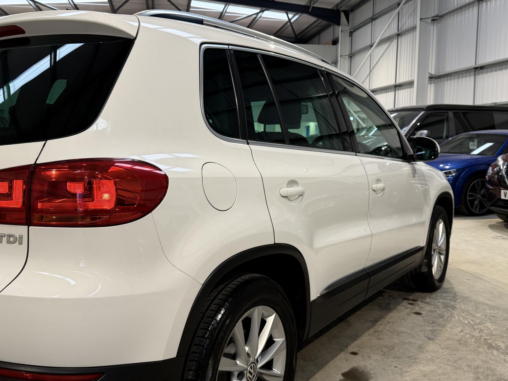 Volkswagen Tiguan 2.0 TDI BlueMotion Tech SE SUV 5dr Diesel Manual 2WD Euro 5 (s/s) (140 ps)