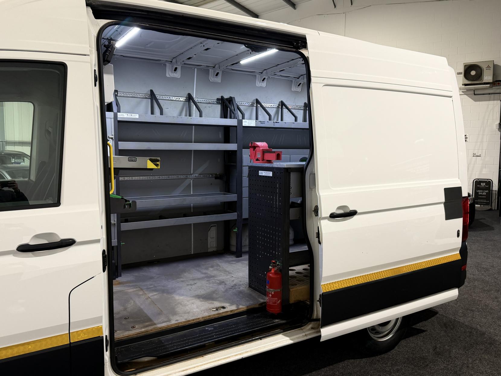 Volkswagen Crafter 2.0 TDI CR35 Trendline Panel Van 5dr Diesel Manual FWD MWB Euro 6 (s/s) (140 ps)