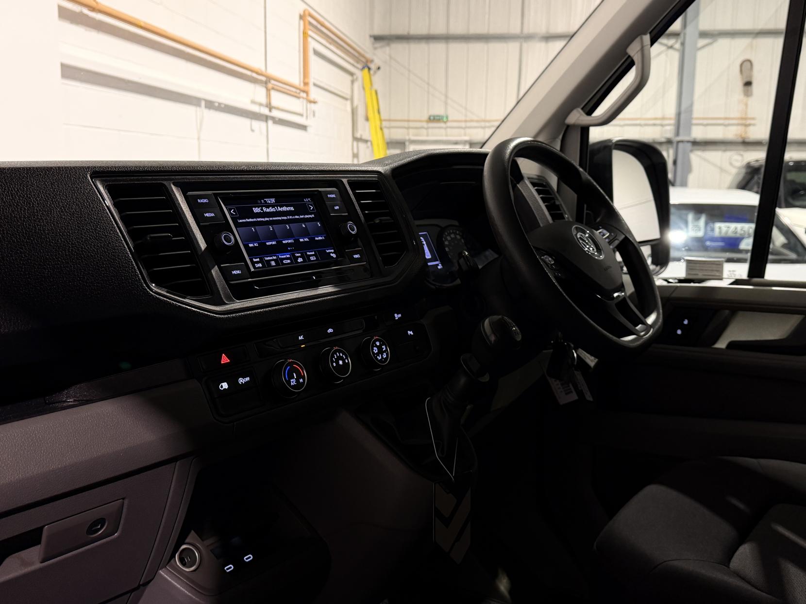 Volkswagen Crafter 2.0 TDI CR35 Trendline Panel Van 5dr Diesel Manual FWD MWB Euro 6 (s/s) (140 ps)