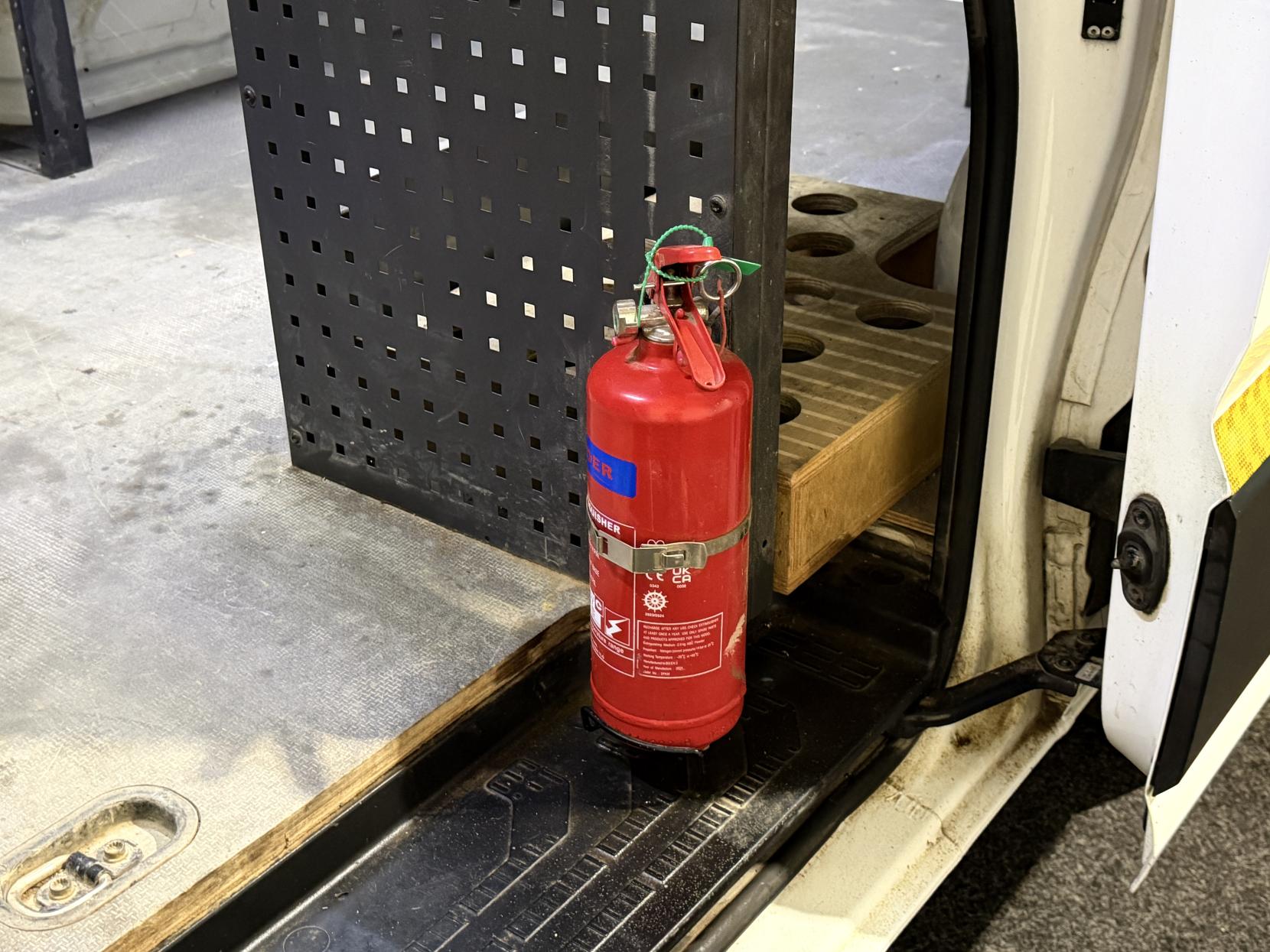 Volkswagen Crafter 2.0 TDI CR35 Trendline Panel Van 5dr Diesel Manual FWD MWB Euro 6 (s/s) (140 ps)