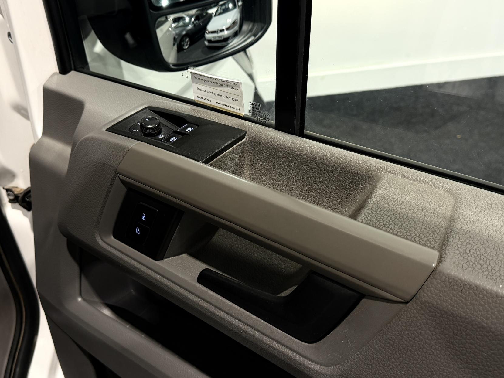 Volkswagen Crafter 2.0 TDI CR35 Trendline Panel Van 5dr Diesel Manual FWD MWB Euro 6 (s/s) (140 ps)