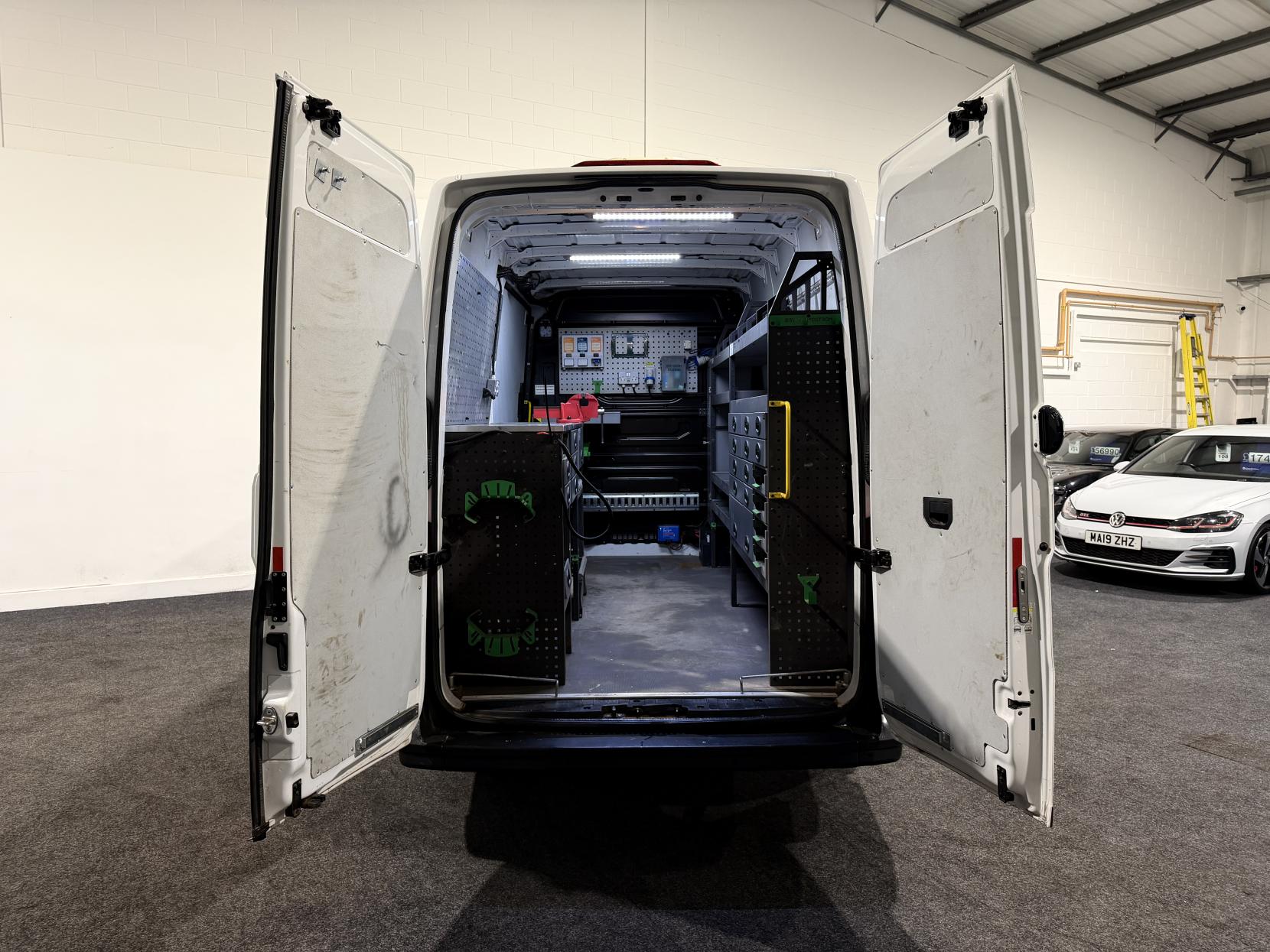 Volkswagen Crafter 2.0 TDI CR35 Trendline Panel Van 5dr Diesel Manual FWD MWB Euro 6 (s/s) (140 ps)