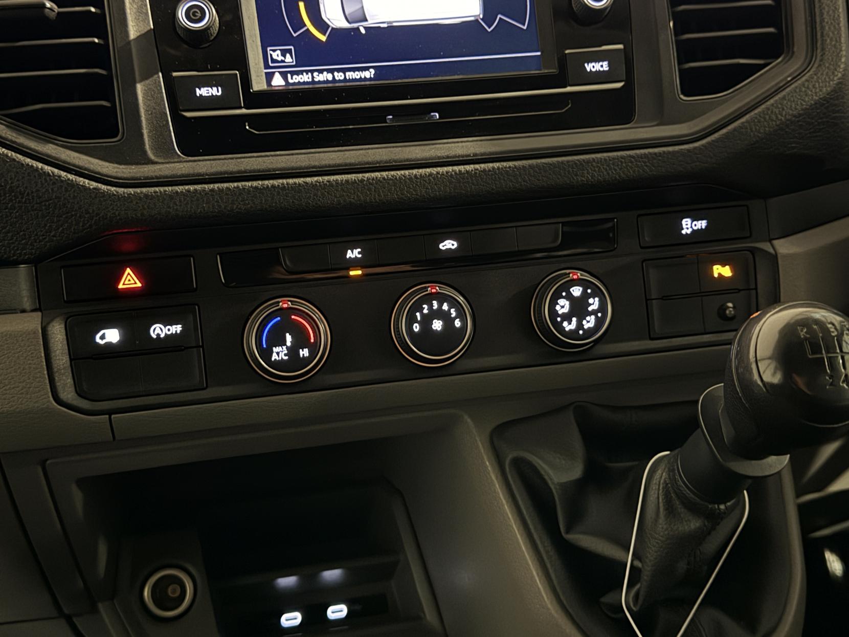 Volkswagen Crafter 2.0 TDI CR35 Trendline Panel Van 5dr Diesel Manual FWD MWB Euro 6 (s/s) (140 ps)