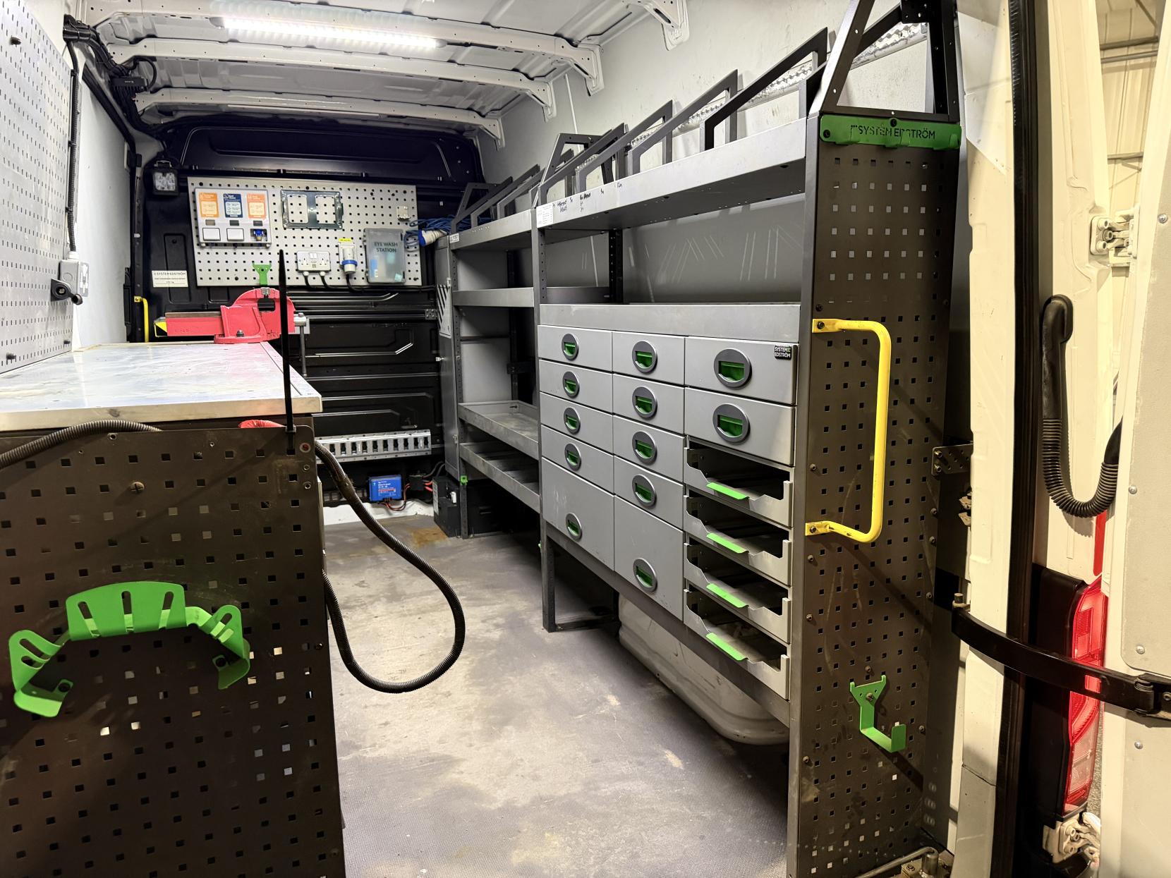 Volkswagen Crafter 2.0 TDI CR35 Trendline Panel Van 5dr Diesel Manual FWD MWB Euro 6 (s/s) (140 ps)