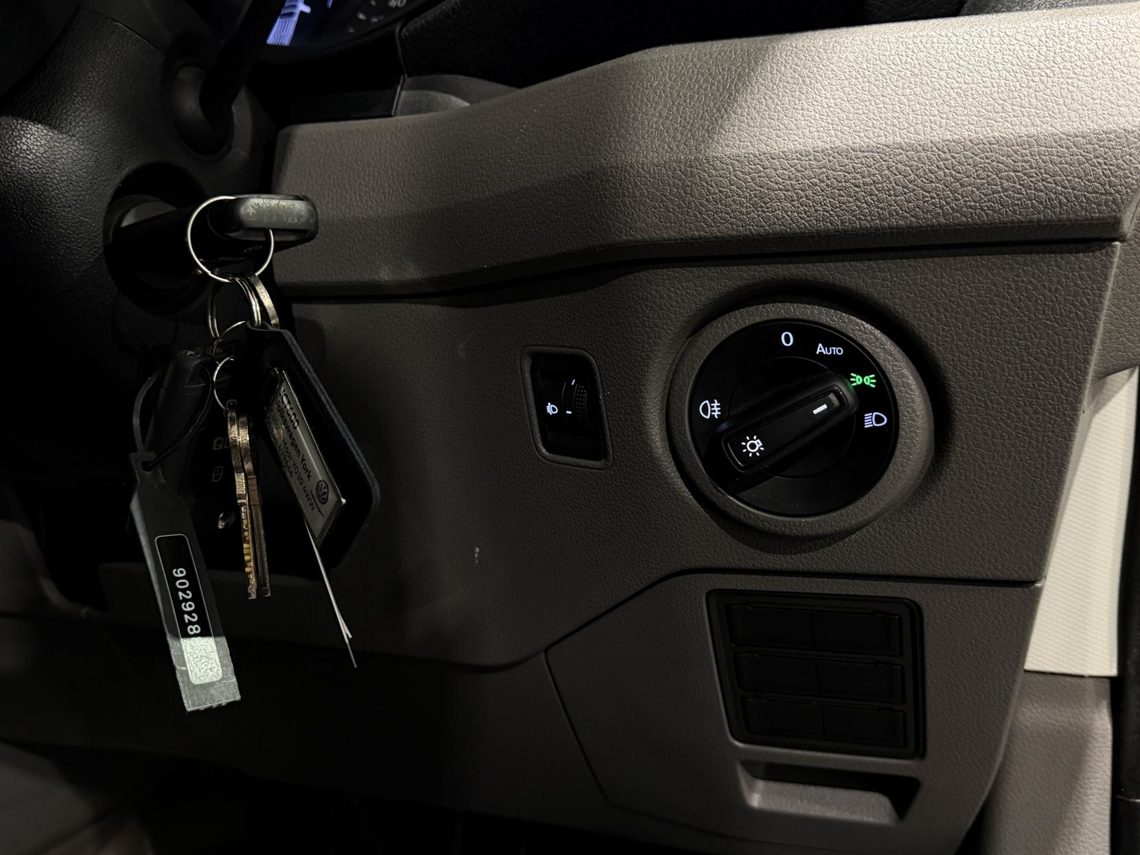 Volkswagen Crafter 2.0 TDI CR35 Trendline Panel Van 5dr Diesel Manual FWD MWB Euro 6 (s/s) (140 ps)