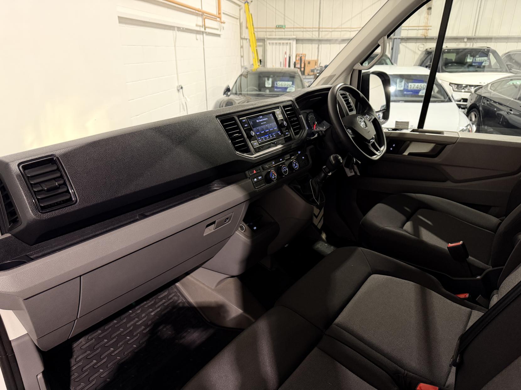 Volkswagen Crafter 2.0 TDI CR35 Trendline Panel Van 5dr Diesel Manual FWD MWB Euro 6 (s/s) (140 ps)