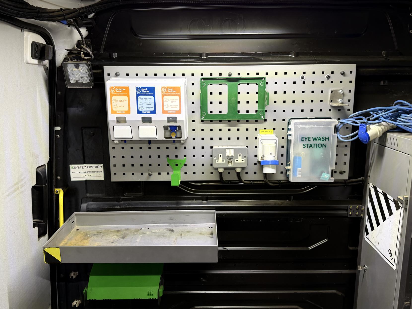 Volkswagen Crafter 2.0 TDI CR35 Trendline Panel Van 5dr Diesel Manual FWD MWB Euro 6 (s/s) (140 ps)