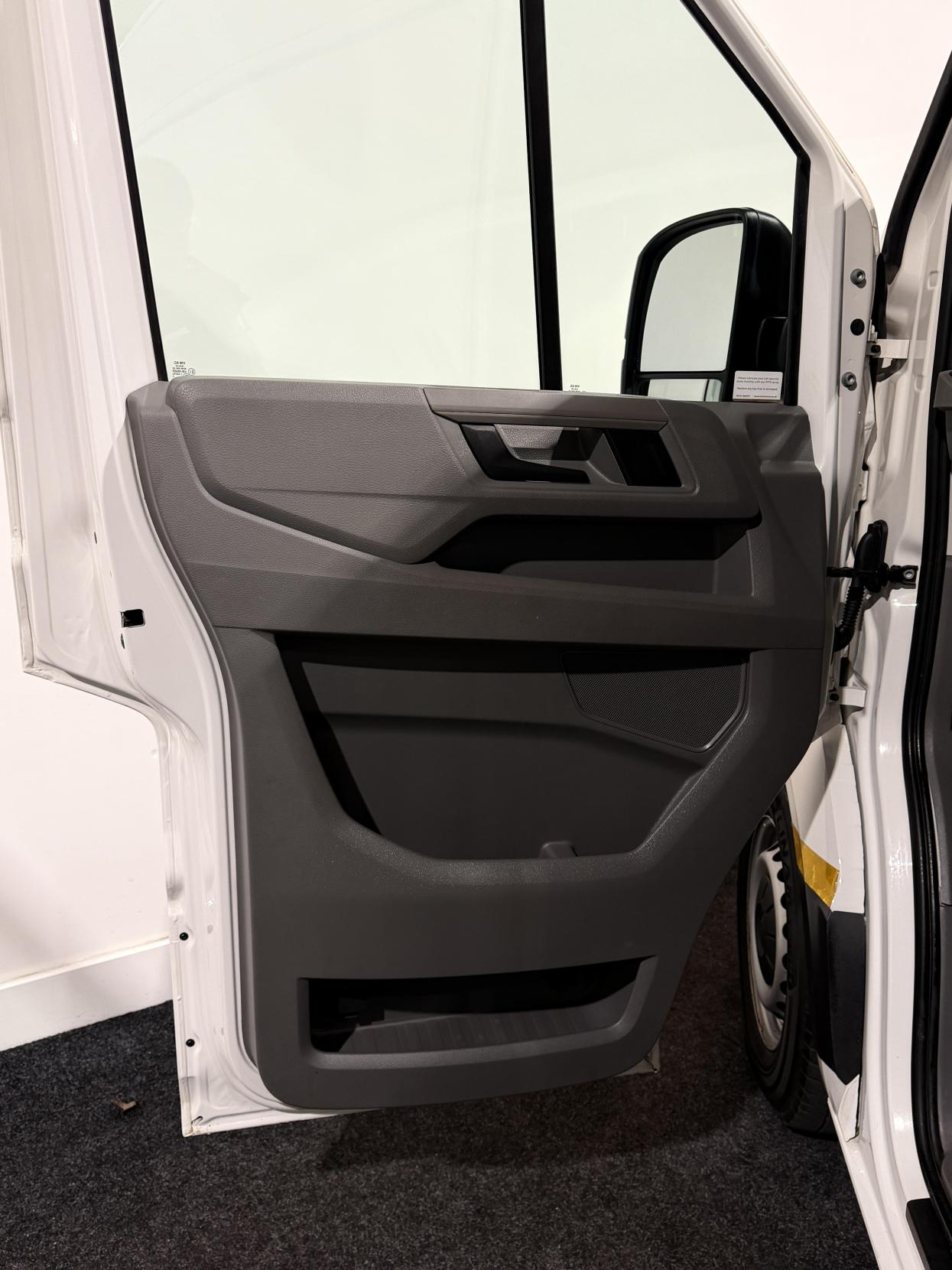 Volkswagen Crafter 2.0 TDI CR35 Trendline Panel Van 5dr Diesel Manual FWD MWB Euro 6 (s/s) (140 ps)