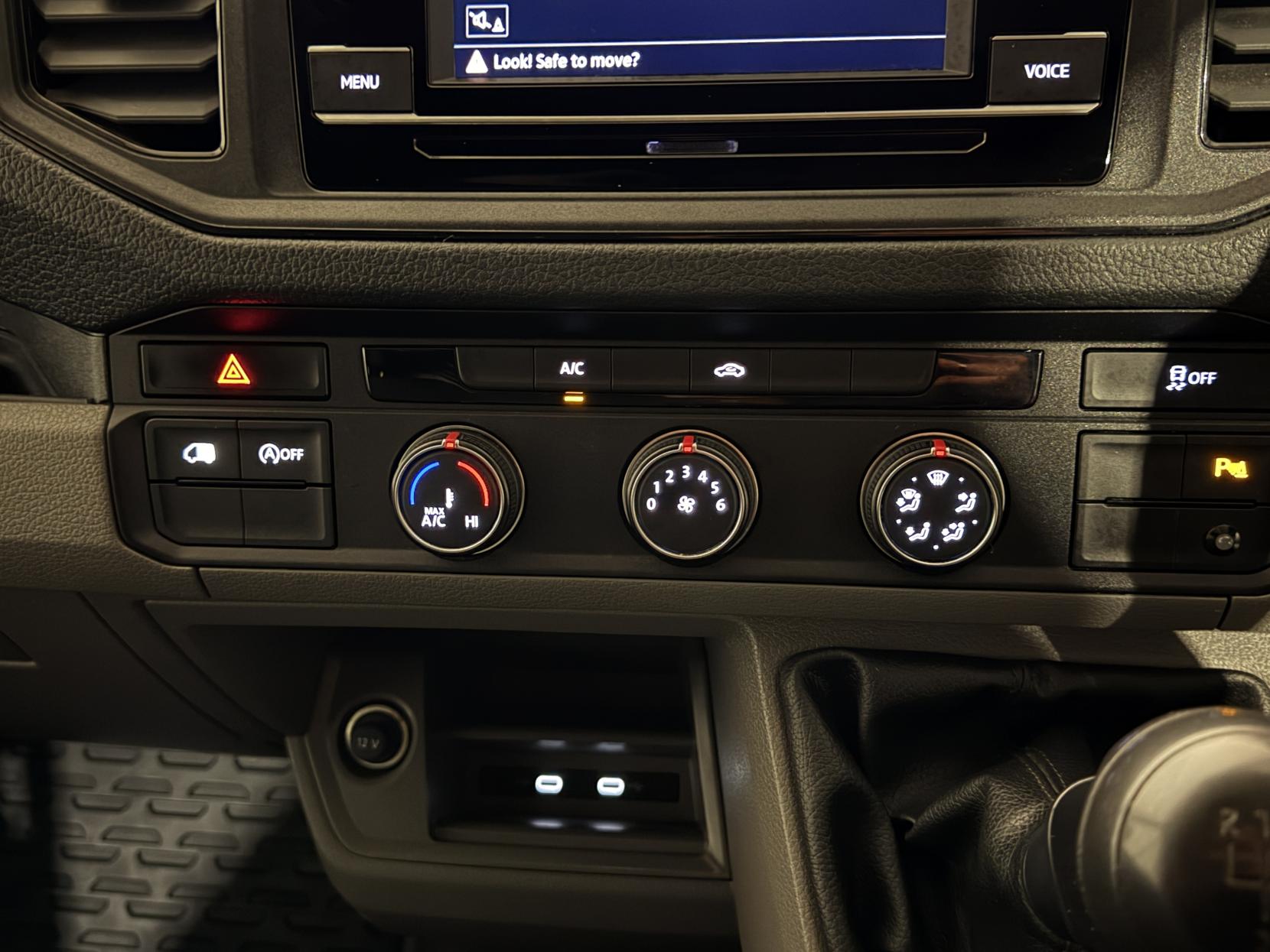 Volkswagen Crafter 2.0 TDI CR35 Trendline Panel Van 5dr Diesel Manual FWD MWB Euro 6 (s/s) (140 ps)