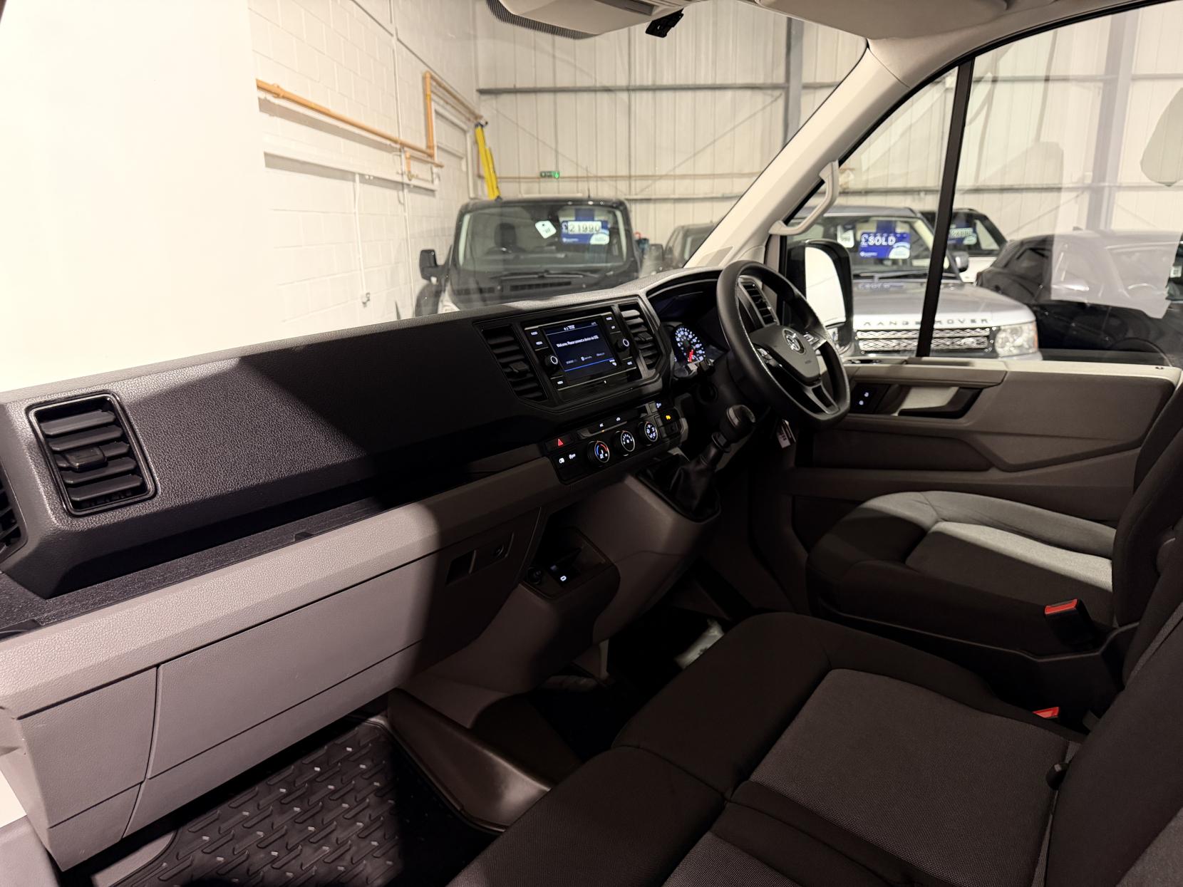 Volkswagen Crafter 2.0 TDI CR35 Trendline Panel Van 5dr Diesel Manual FWD MWB Euro 6 (s/s) (140 ps)