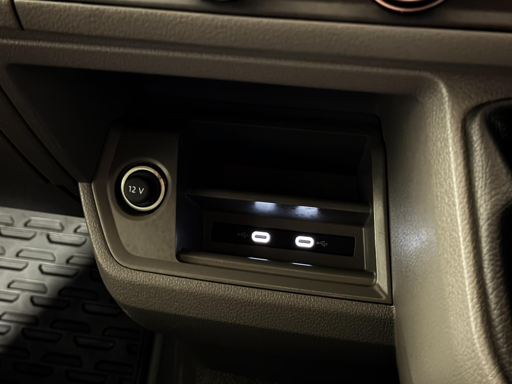 Volkswagen Crafter 2.0 TDI CR35 Trendline Panel Van 5dr Diesel Manual FWD MWB Euro 6 (s/s) (140 ps)